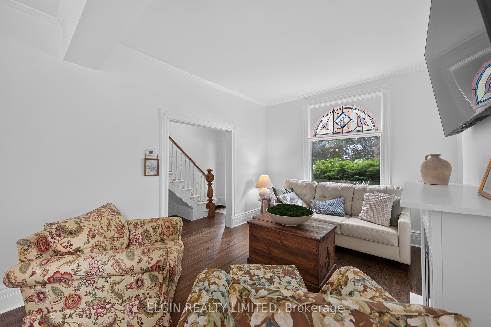 Photo 4 of 25 Locust Street, St. Thomas — HOMEH