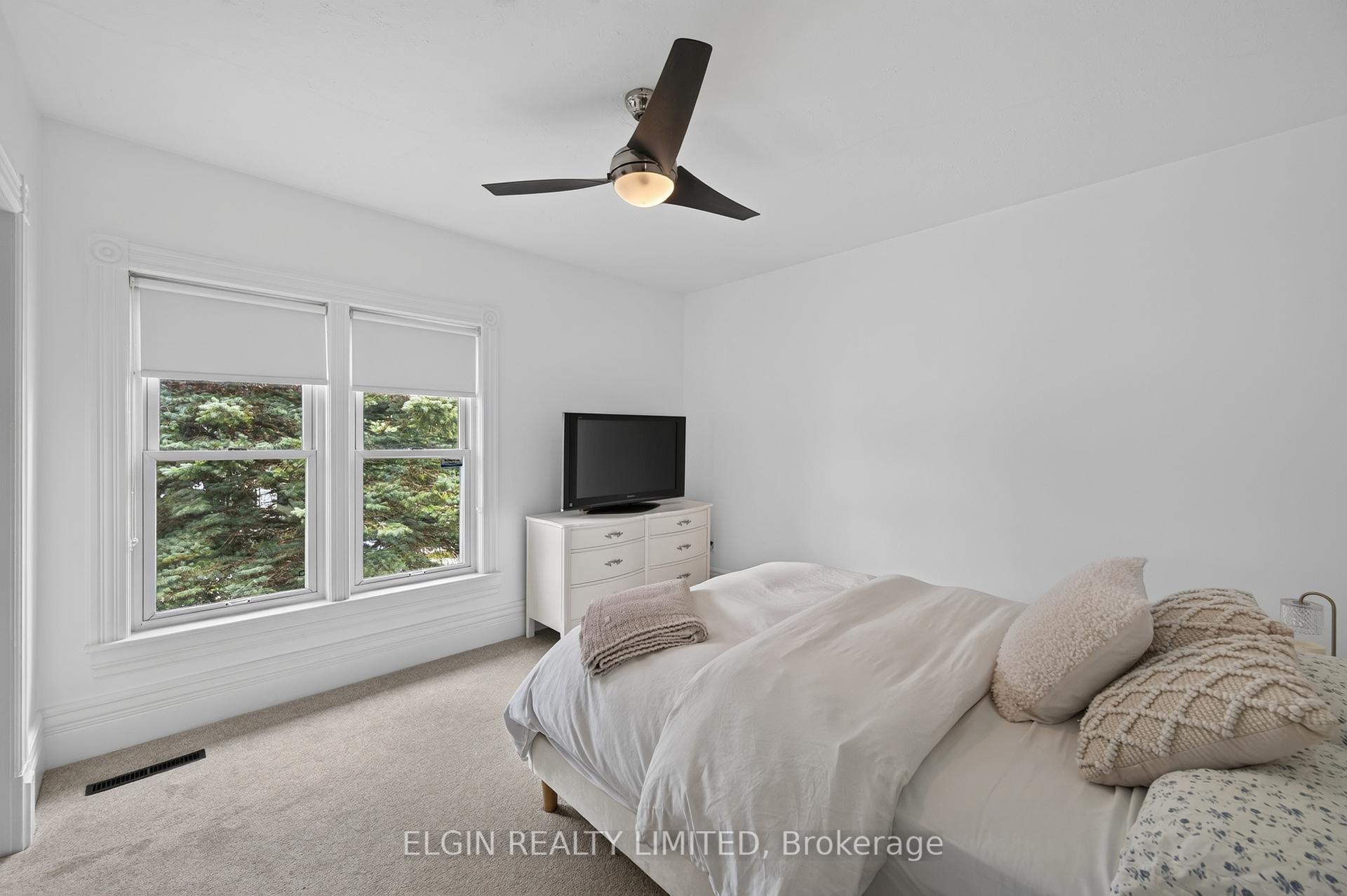 Photo 10 of 25 Locust Street, St. Thomas — HOMEH