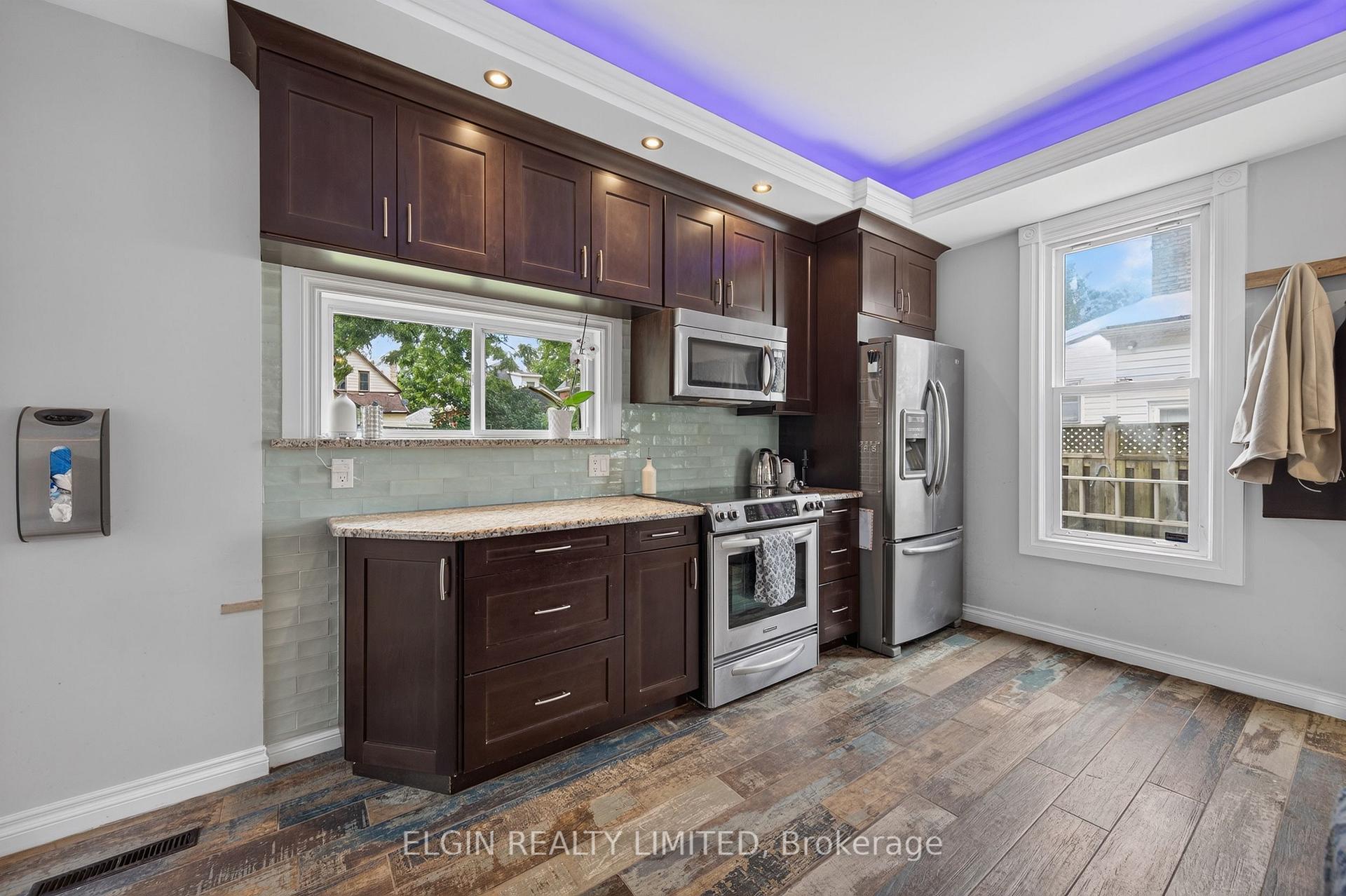 Photo 14 of 25 Locust Street, St. Thomas — HOMEH