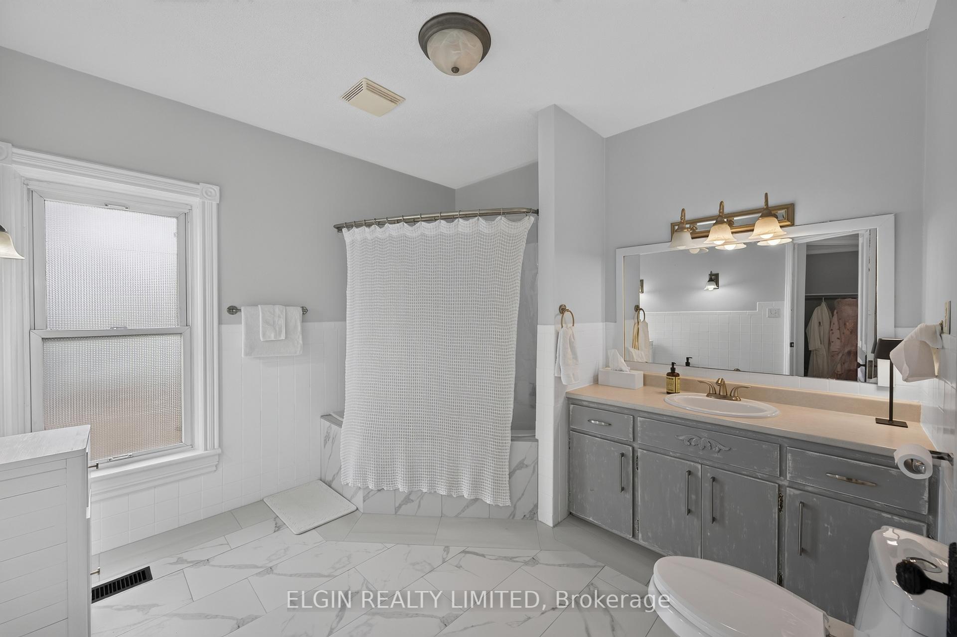 Photo 18 of 25 Locust Street, St. Thomas — HOMEH