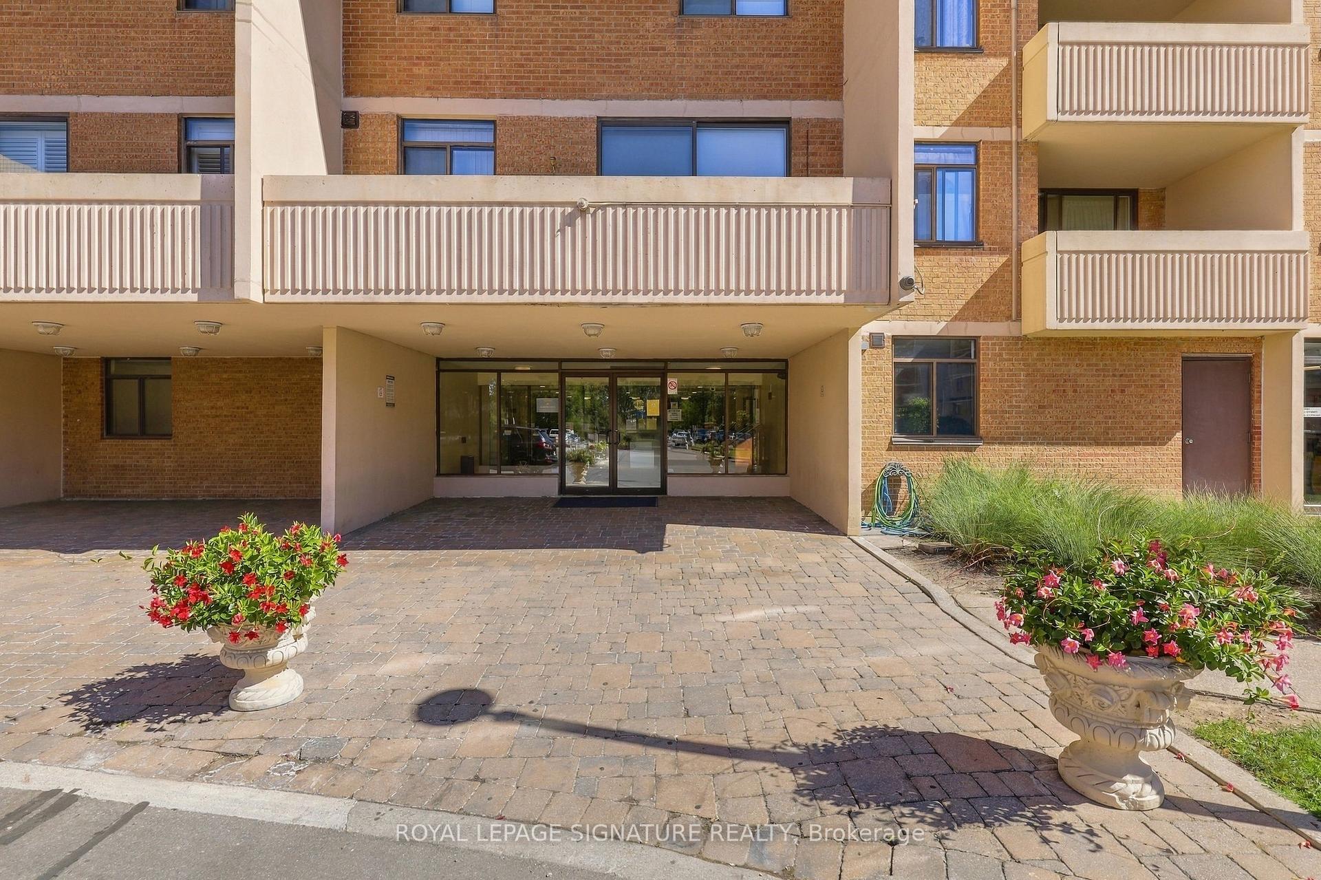 Photo 3 of Unit 539, 2645 Jane Street, North York, Glenfield-Jane Heights — HOMEH