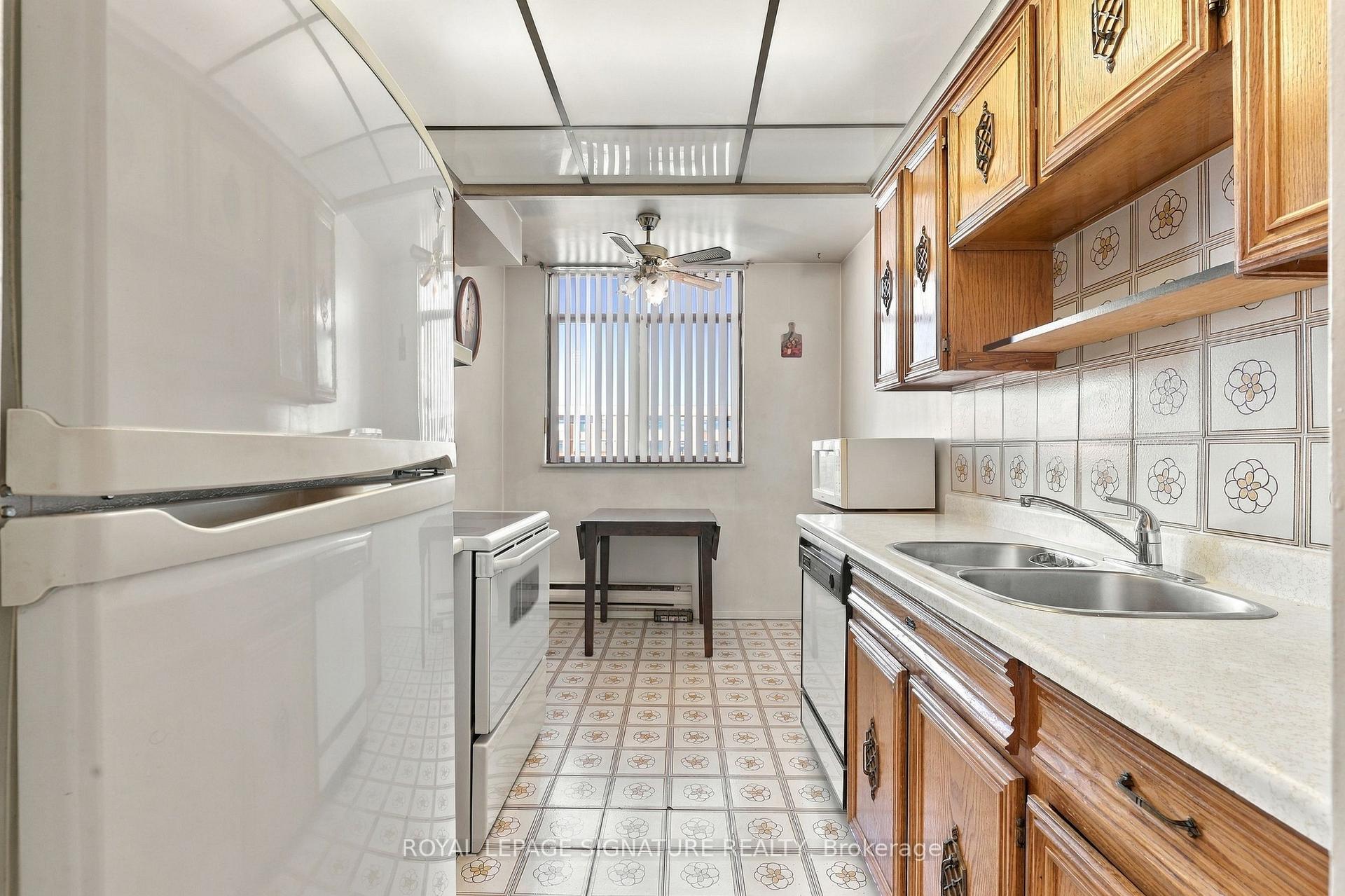 Photo 15 of Unit 539, 2645 Jane Street, North York, Glenfield-Jane Heights — HOMEH