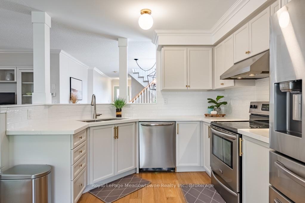 Photo 15 of 407 Baverstock Crescent, Milton, Clarke — HOMEH