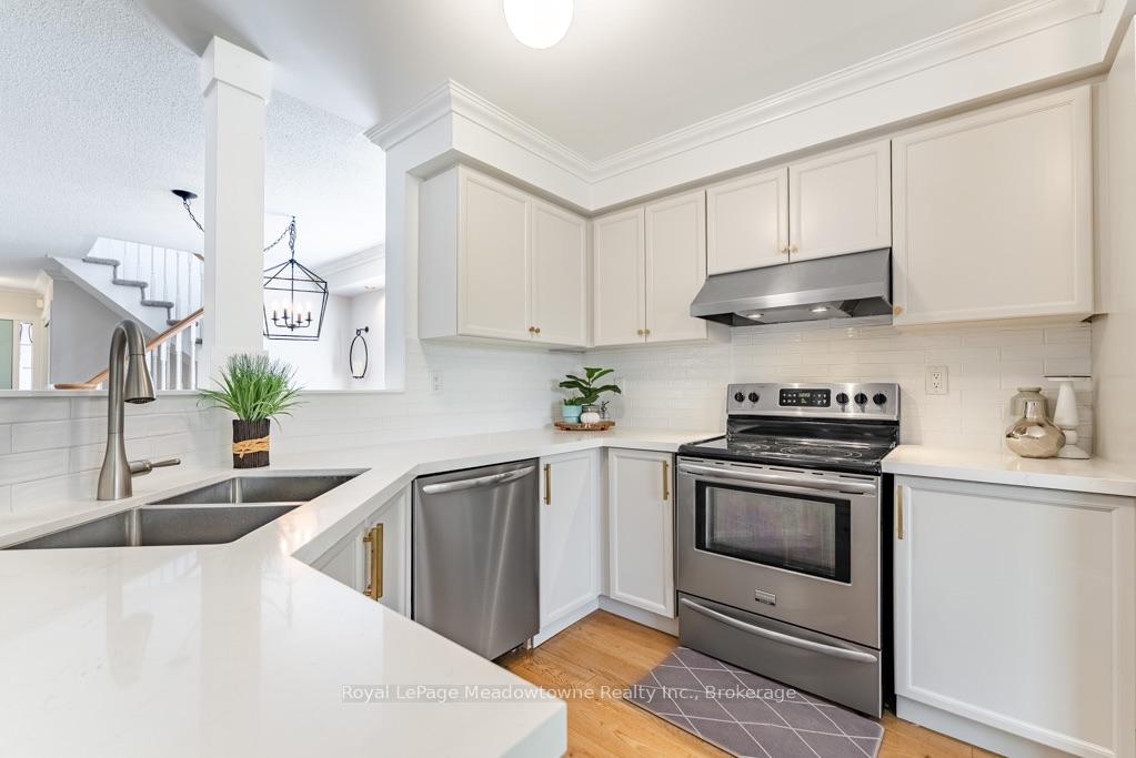 Photo 17 of 407 Baverstock Crescent, Milton, Clarke — HOMEH
