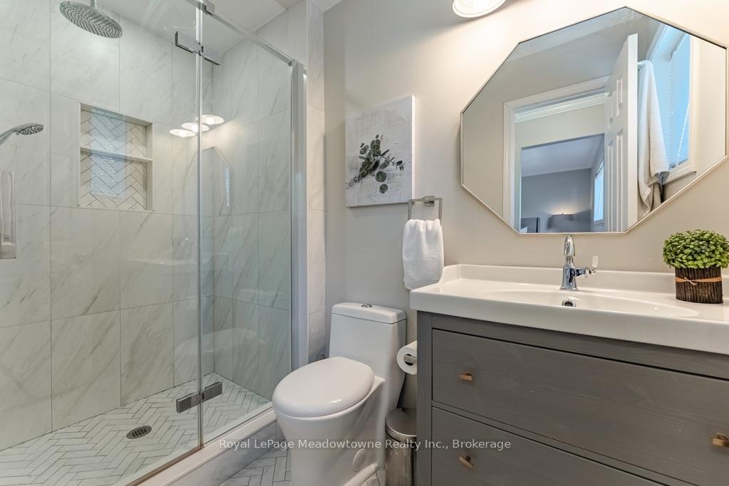 Photo 24 of 407 Baverstock Crescent, Milton, Clarke — HOMEH