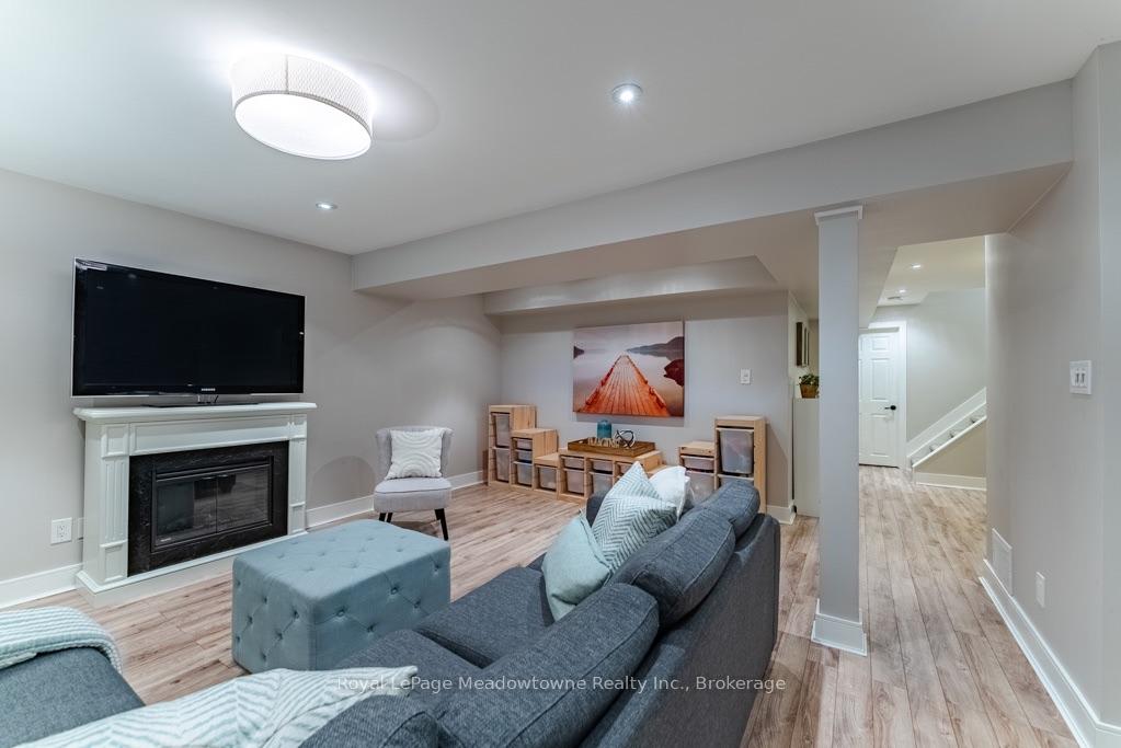 Photo 37 of 407 Baverstock Crescent, Milton, Clarke — HOMEH