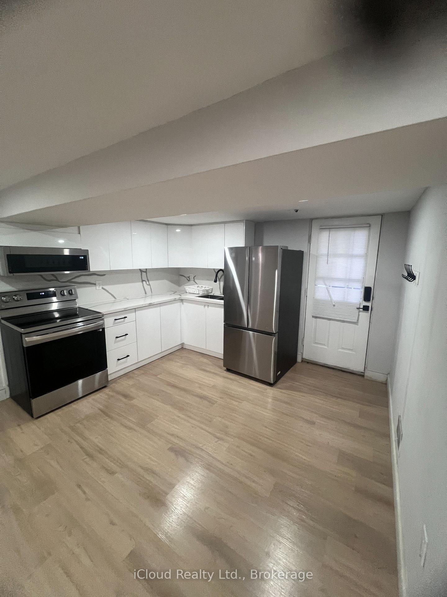 Photo 5 of 736 Annland Street, Pickering, Bay Ridges — HOMEH