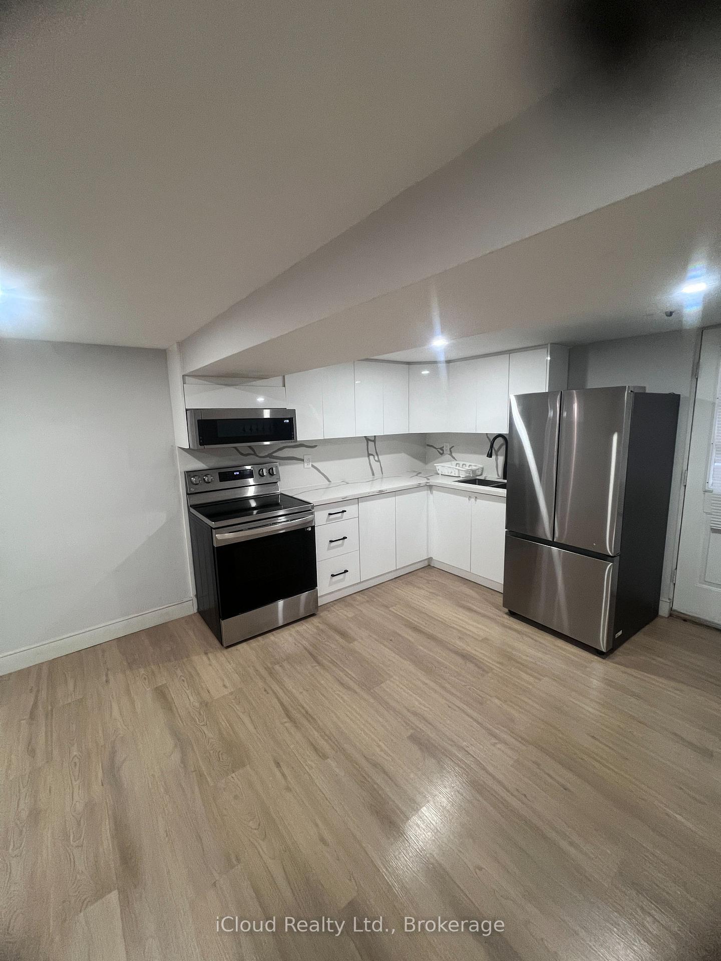 Photo 7 of 736 Annland Street, Pickering, Bay Ridges — HOMEH