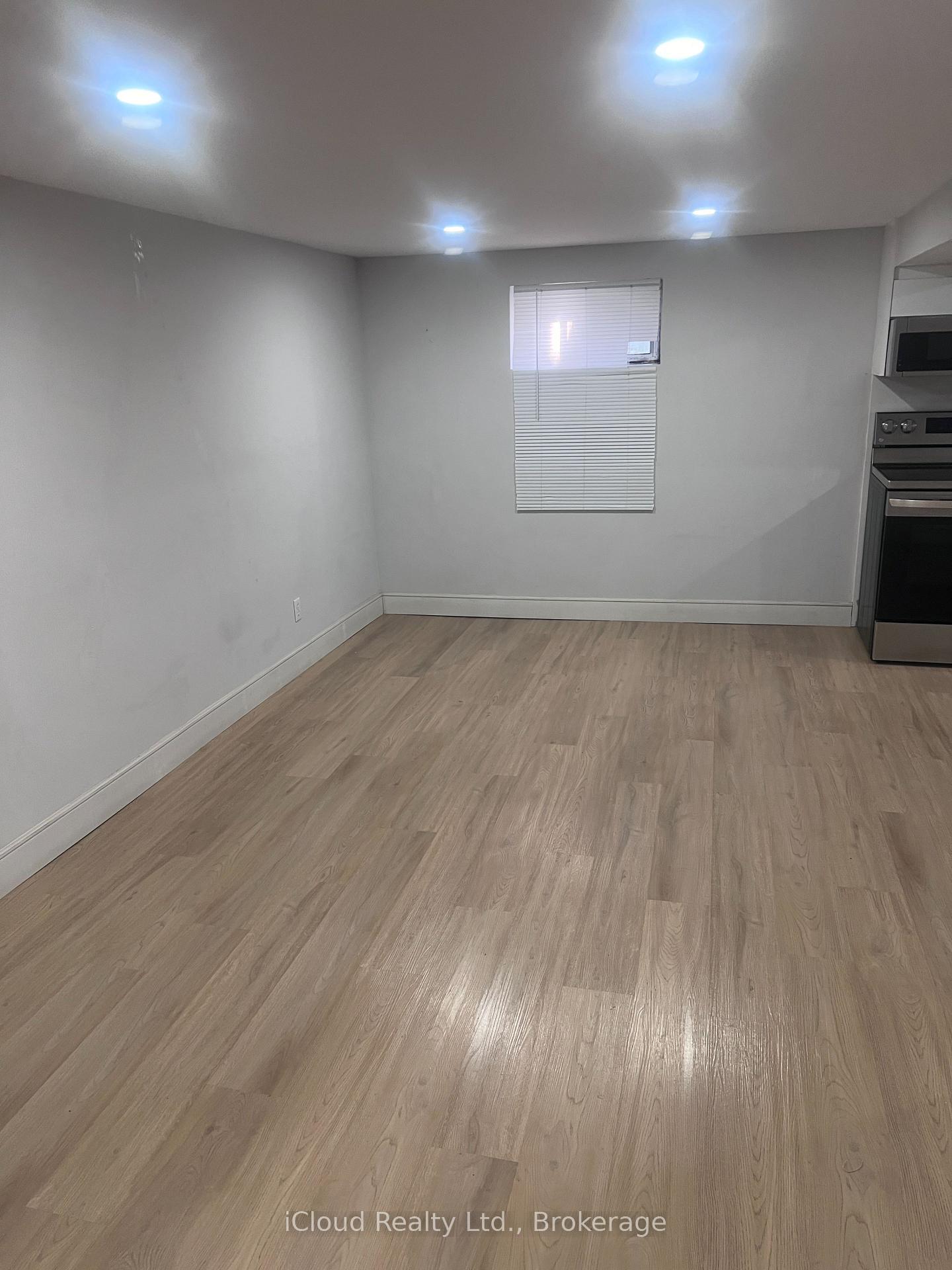 Photo 10 of 736 Annland Street, Pickering, Bay Ridges — HOMEH