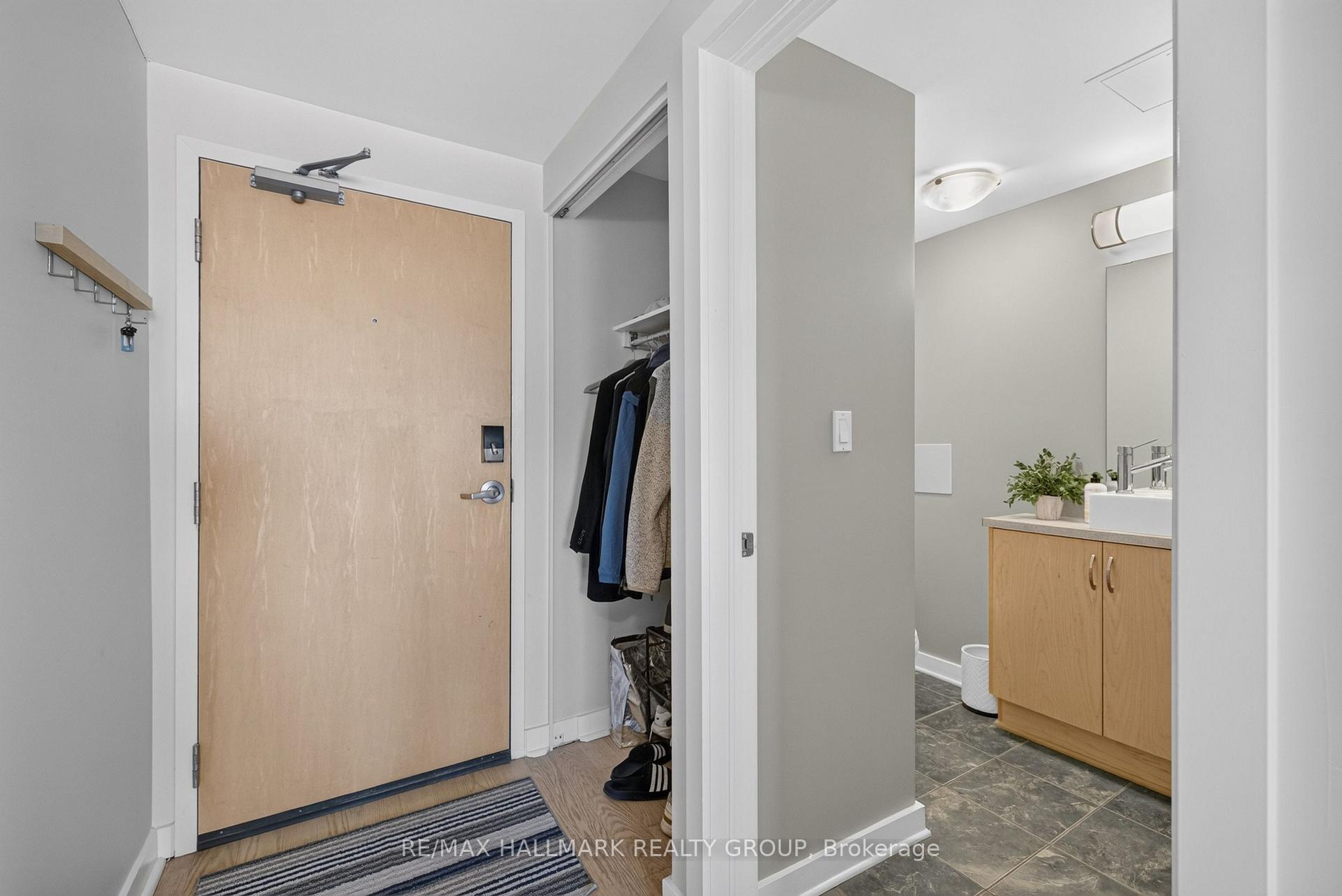 Photo 2 of Unit 506, 1014 Bank Street, Ottawa, Glebe — HOMEH