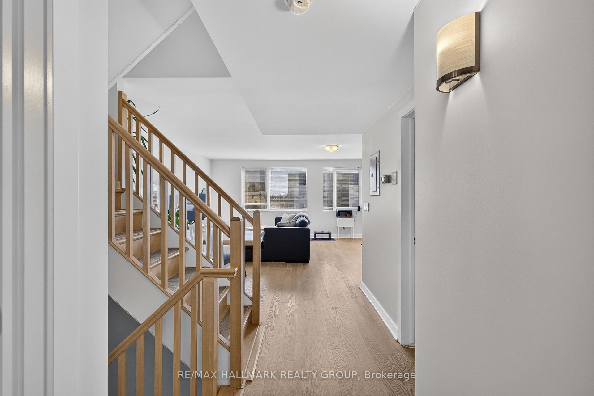 Photo 3 of Unit 506, 1014 Bank Street, Ottawa, Glebe — HOMEH