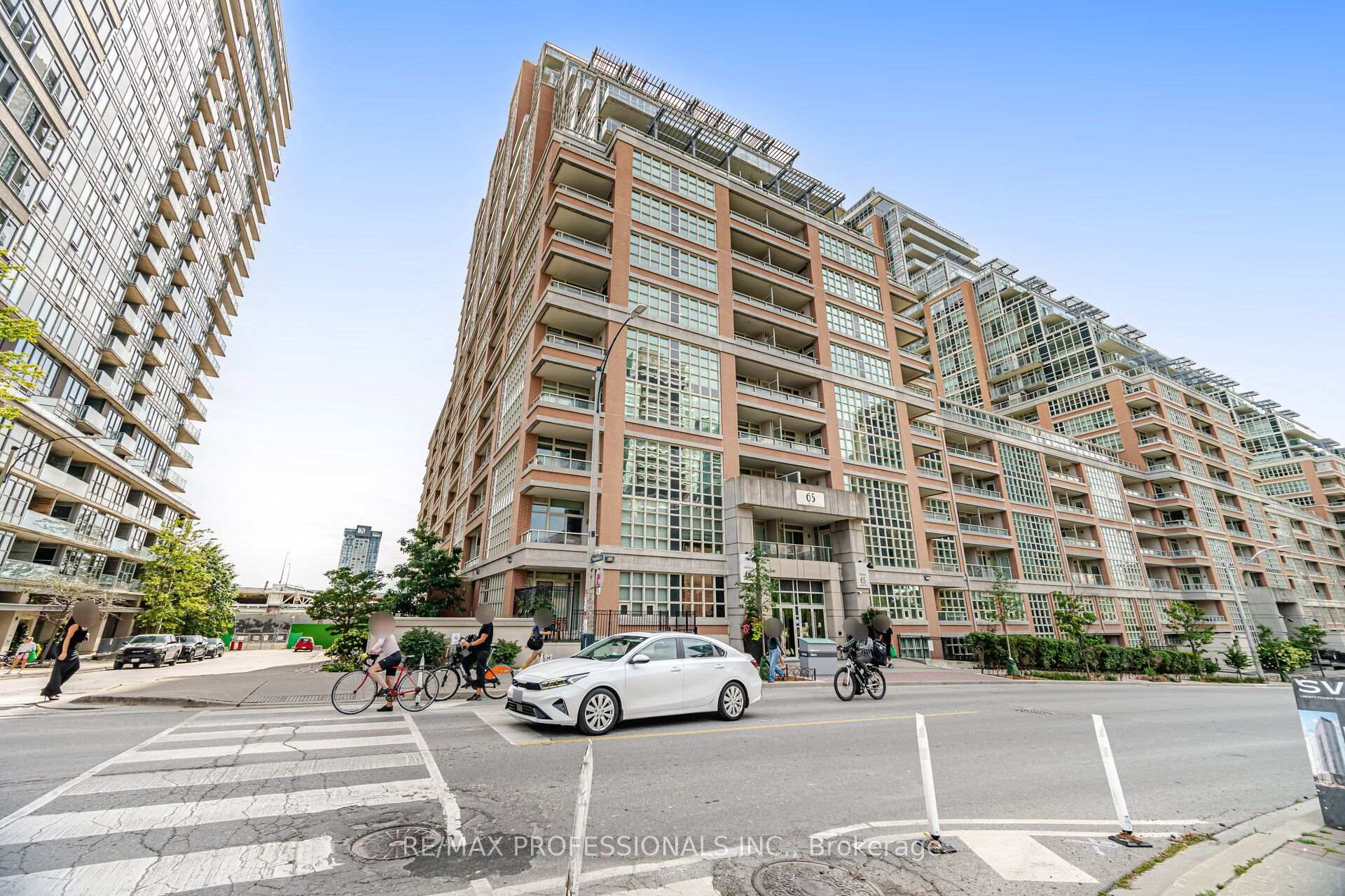 Photo 2 of Unit 1206, 65 East Liberty Street, Toronto, Niagara — HOMEH