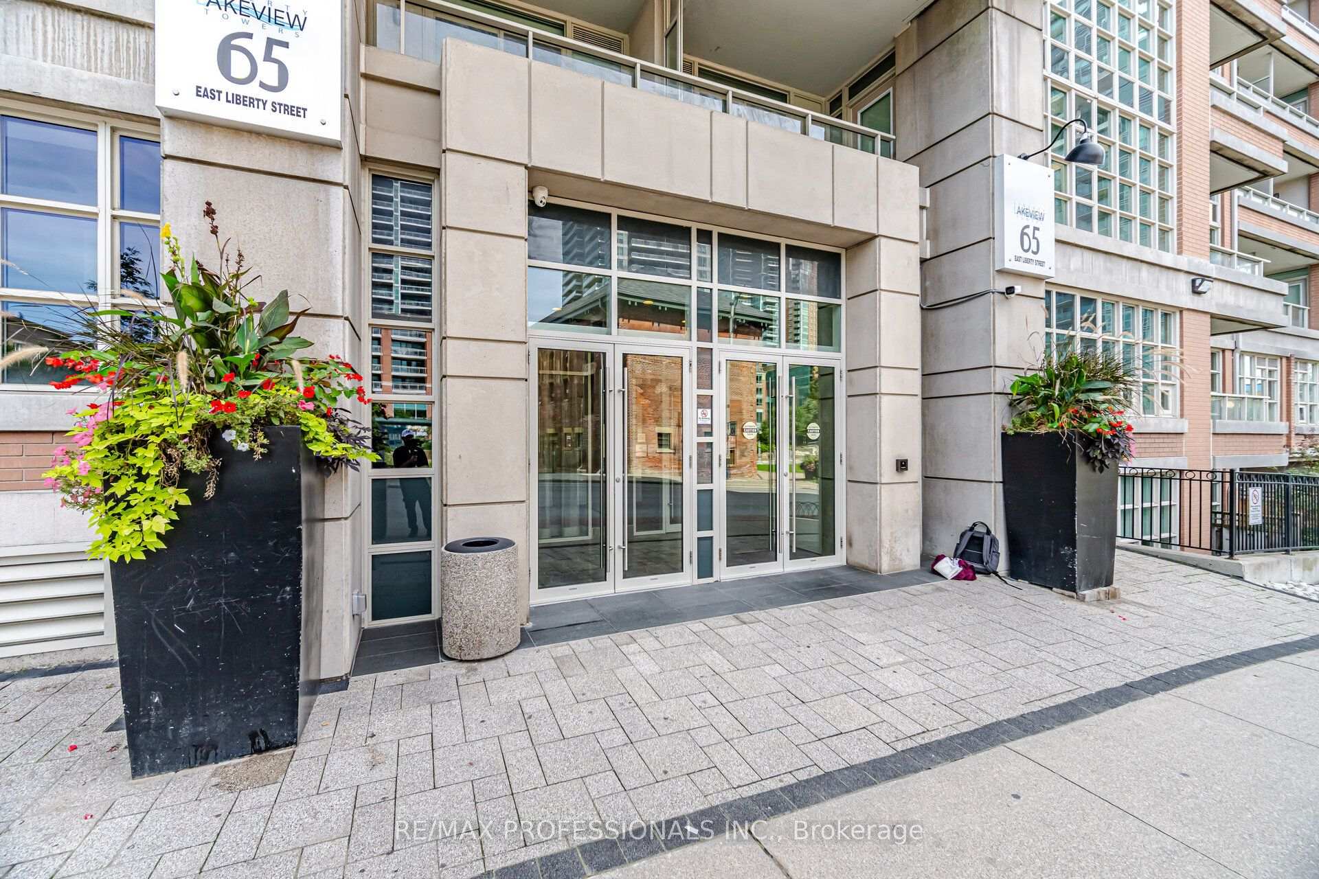 Photo 3 of Unit 1206, 65 East Liberty Street, Toronto, Niagara — HOMEH