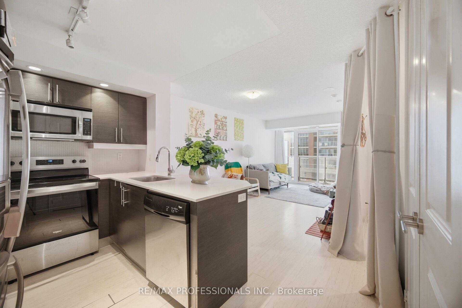 Photo 7 of Unit 1206, 65 East Liberty Street, Toronto, Niagara — HOMEH