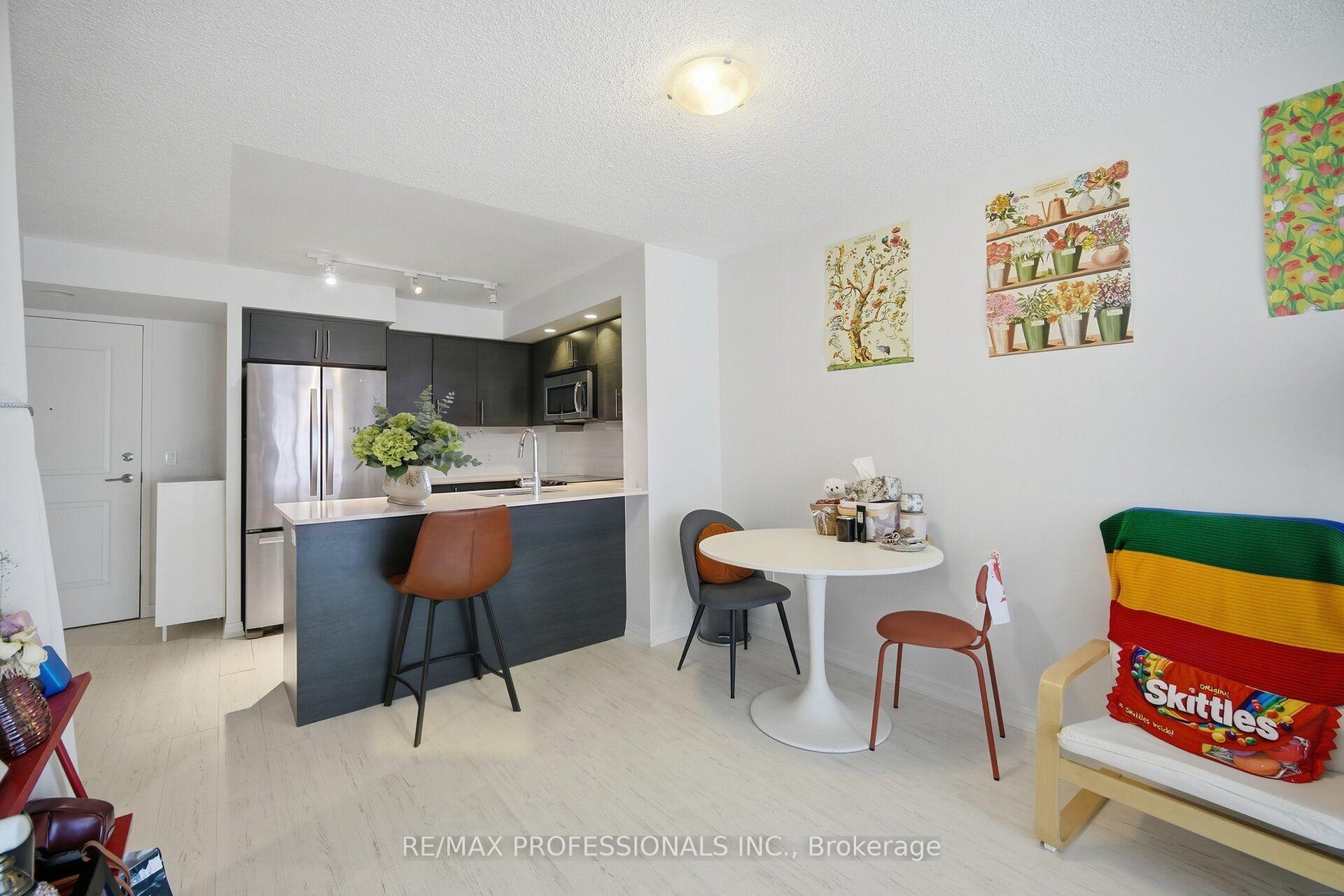 Photo 10 of Unit 1206, 65 East Liberty Street, Toronto, Niagara — HOMEH
