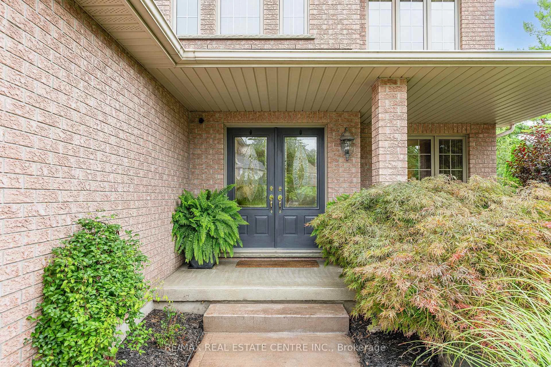 Photo 5 of 52 Archwood Crescent, Cambridge, Fiddlesticks — HOMEH