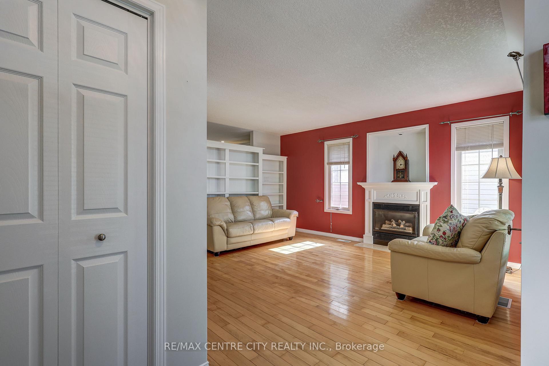 Photo 6 of 24 Schreyer Drive, St. Thomas — HOMEH