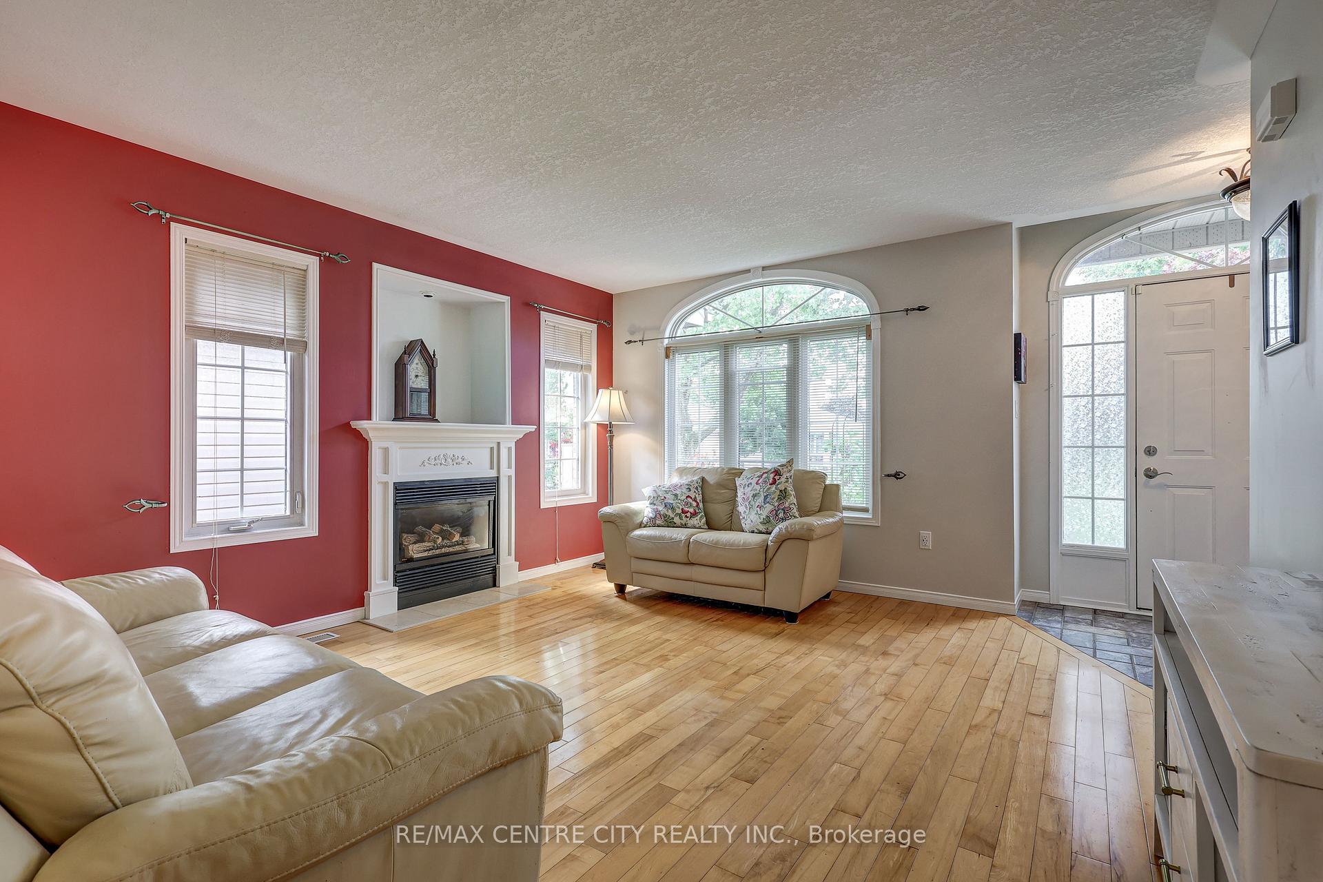 Photo 9 of 24 Schreyer Drive, St. Thomas — HOMEH