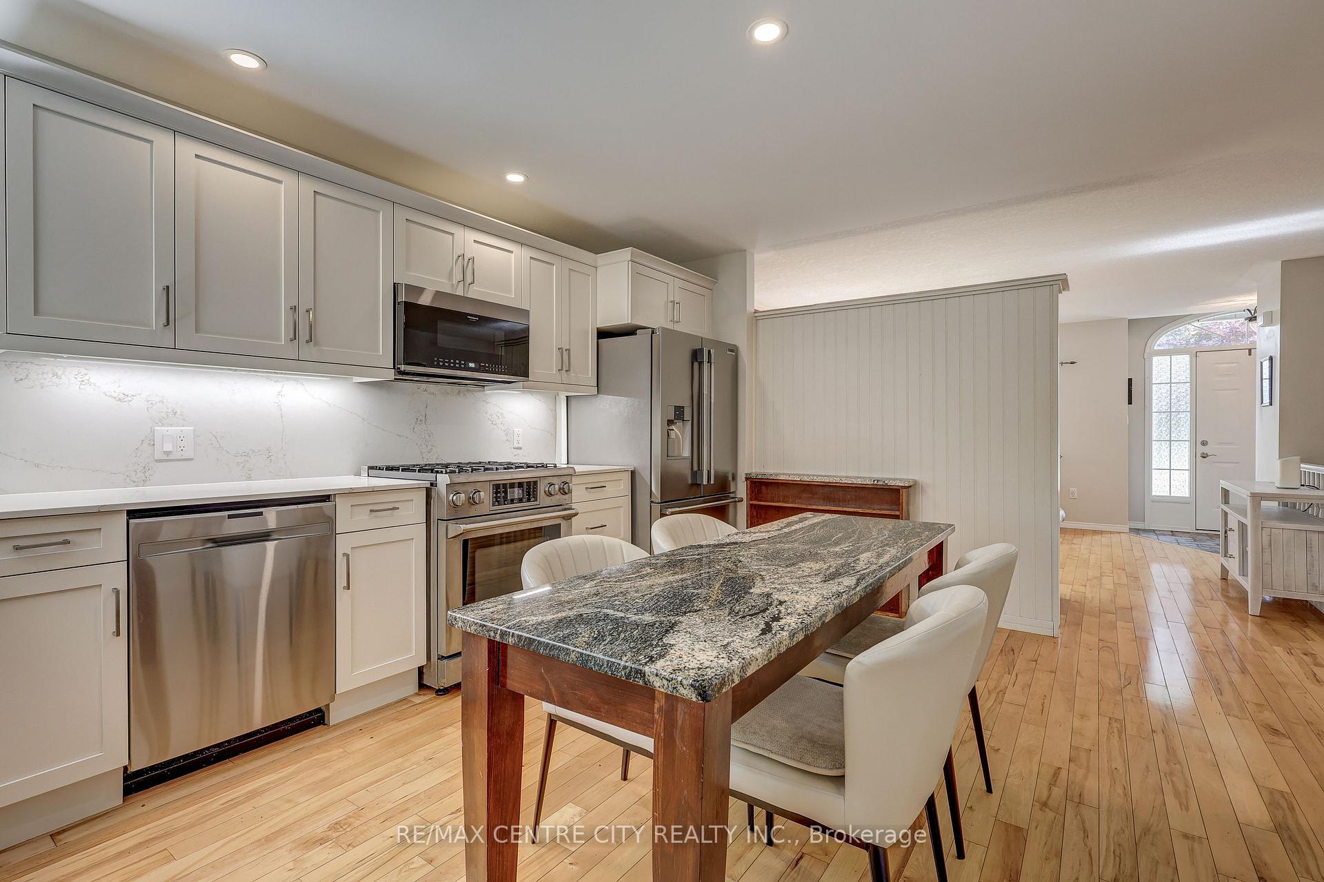 Photo 14 of 24 Schreyer Drive, St. Thomas — HOMEH