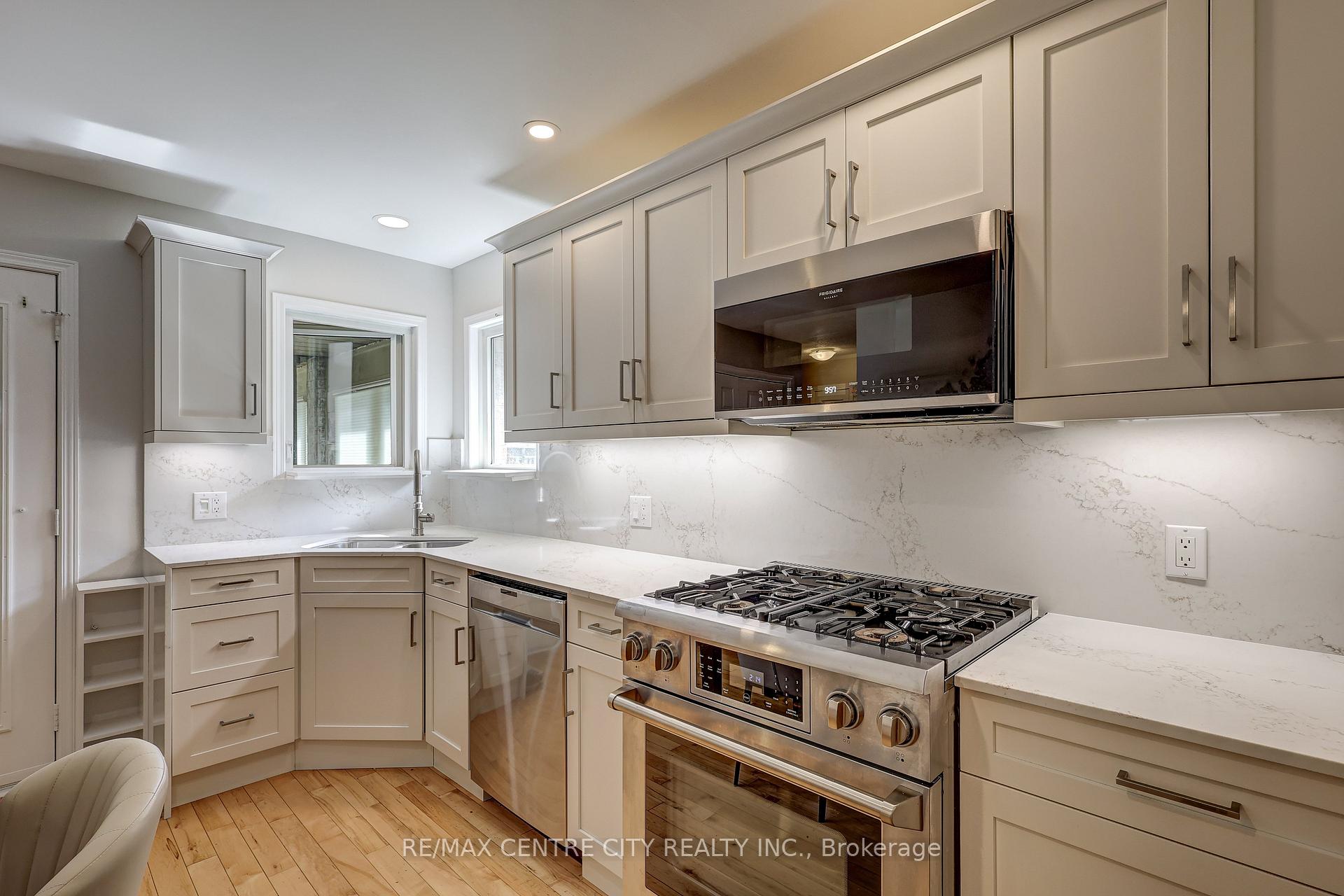 Photo 15 of 24 Schreyer Drive, St. Thomas — HOMEH