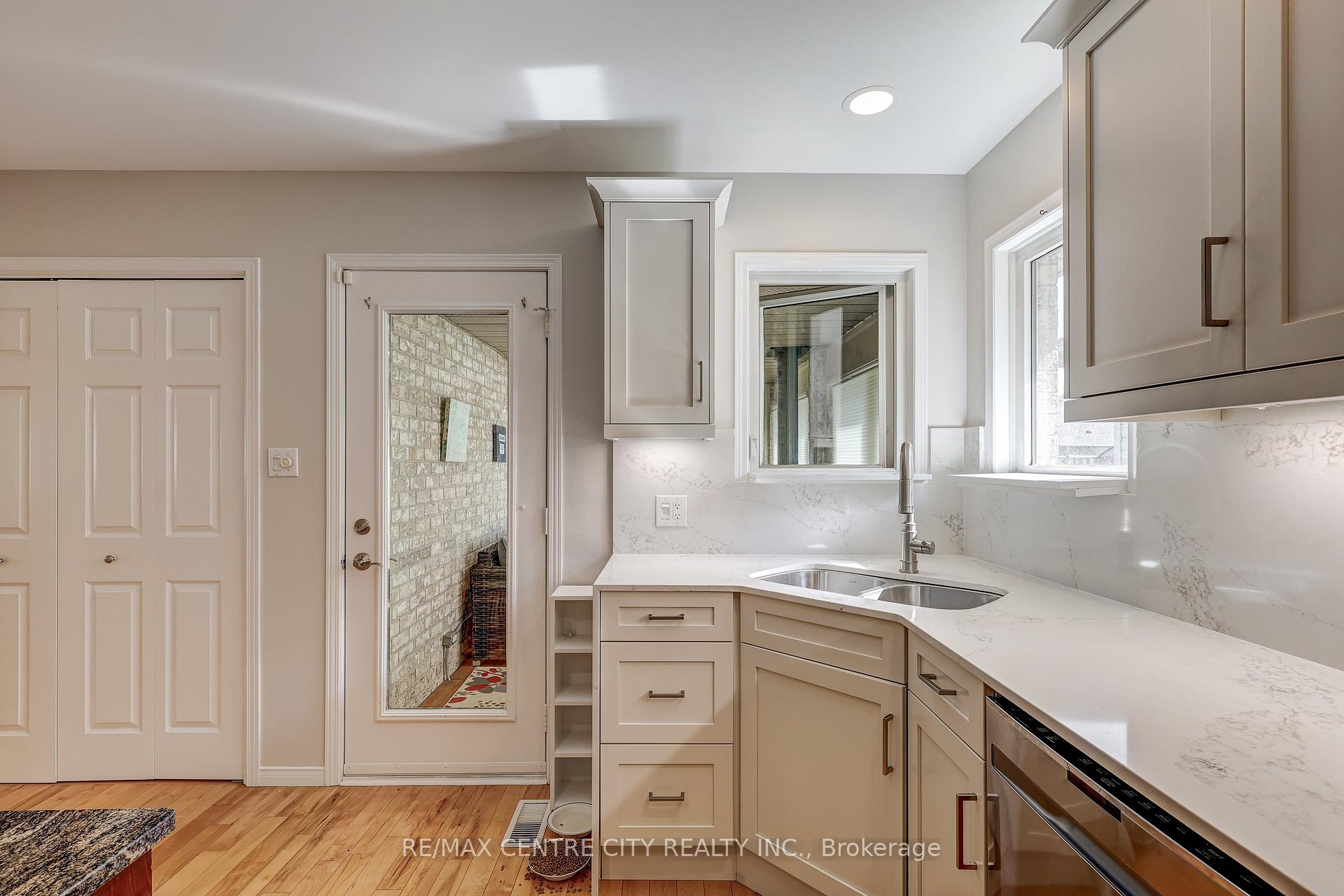 Photo 16 of 24 Schreyer Drive, St. Thomas — HOMEH