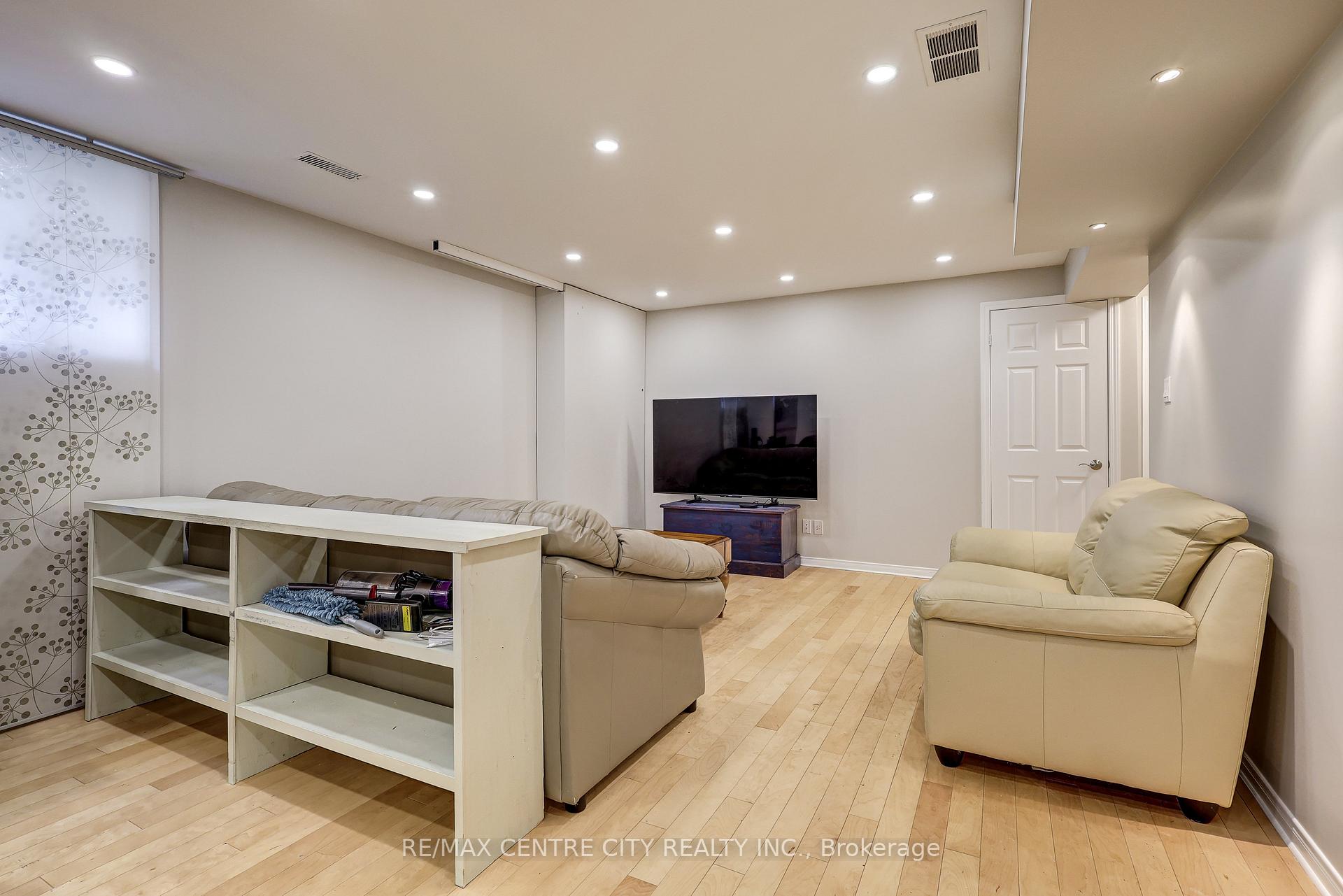 Photo 33 of 24 Schreyer Drive, St. Thomas — HOMEH
