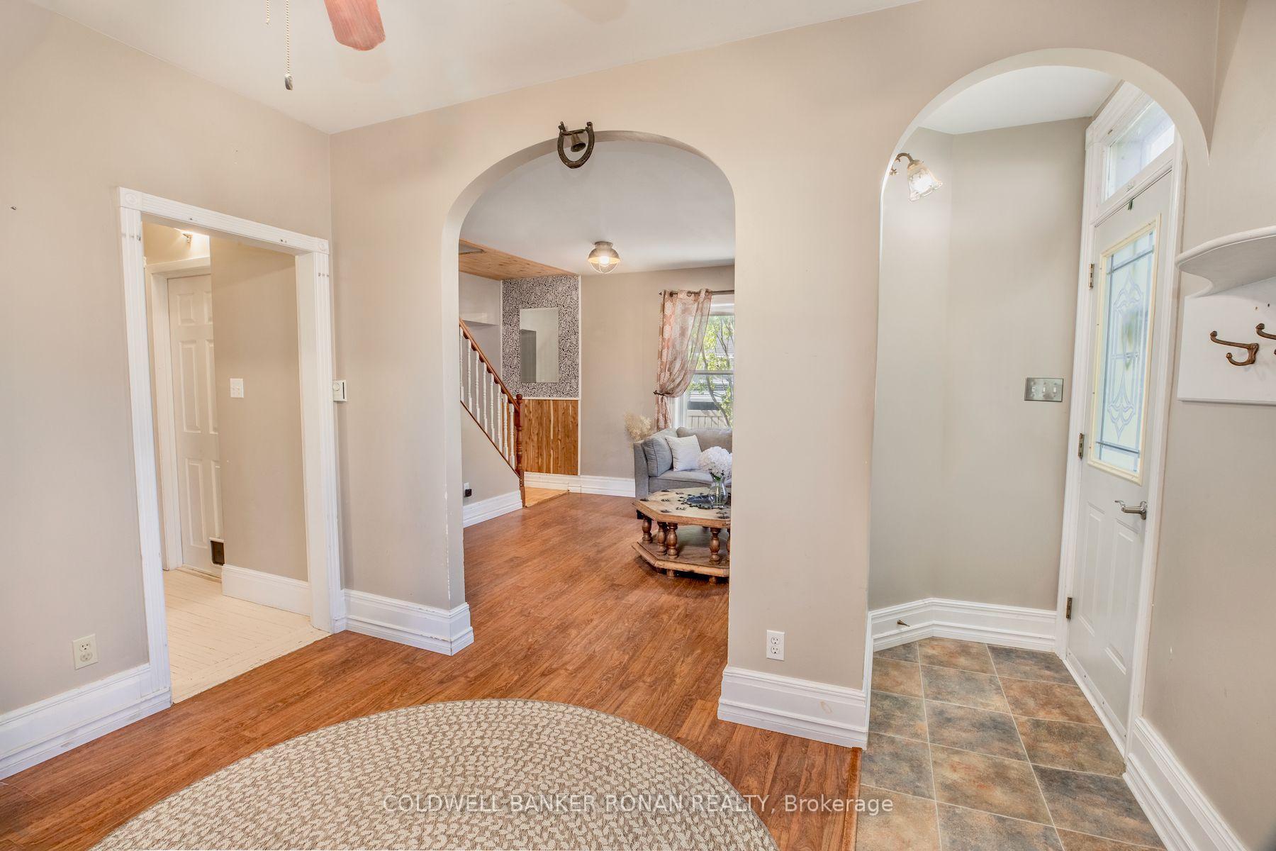 Photo 5 of 8121 Main Street, Adjala-Tosorontio, Everett — HOMEH