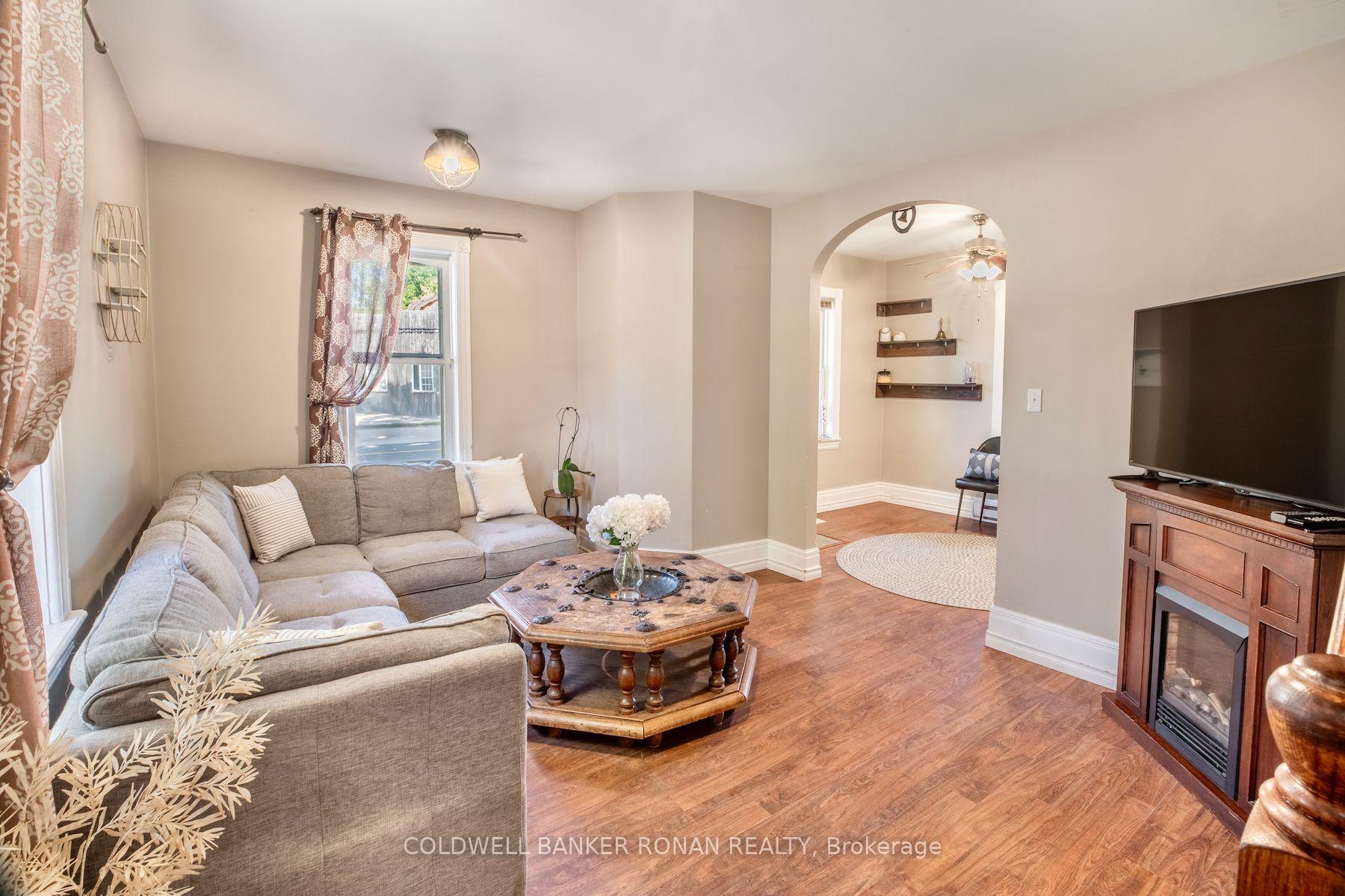 Photo 7 of 8121 Main Street, Adjala-Tosorontio, Everett — HOMEH