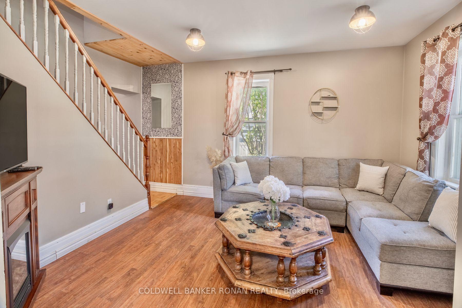 Photo 8 of 8121 Main Street, Adjala-Tosorontio, Everett — HOMEH