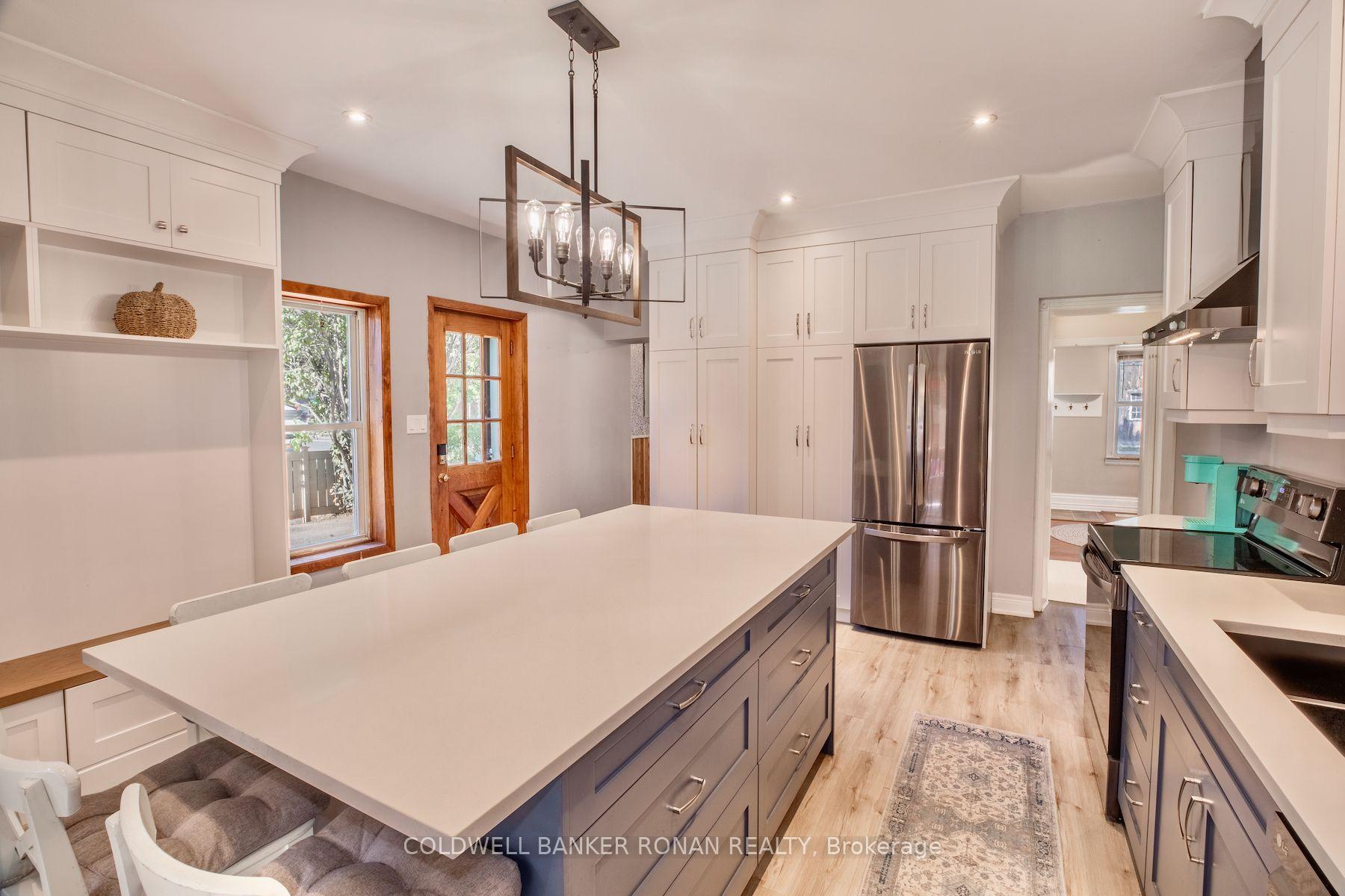 Photo 10 of 8121 Main Street, Adjala-Tosorontio, Everett — HOMEH