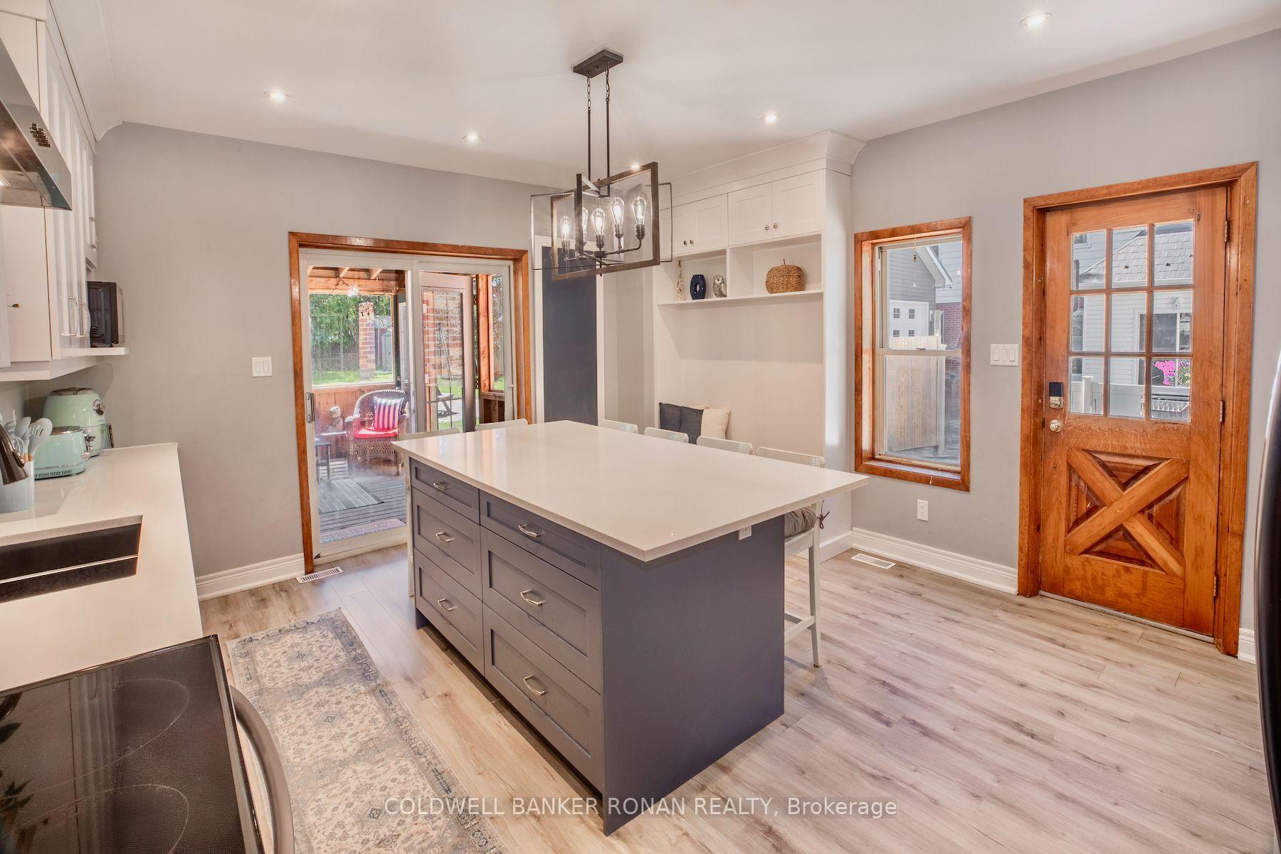 Photo 13 of 8121 Main Street, Adjala-Tosorontio, Everett — HOMEH