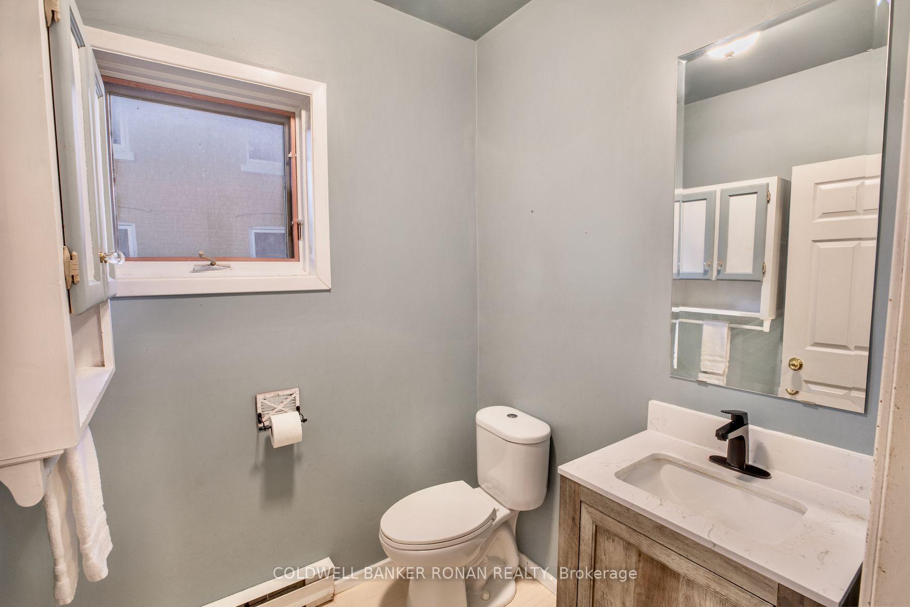 Photo 14 of 8121 Main Street, Adjala-Tosorontio, Everett — HOMEH