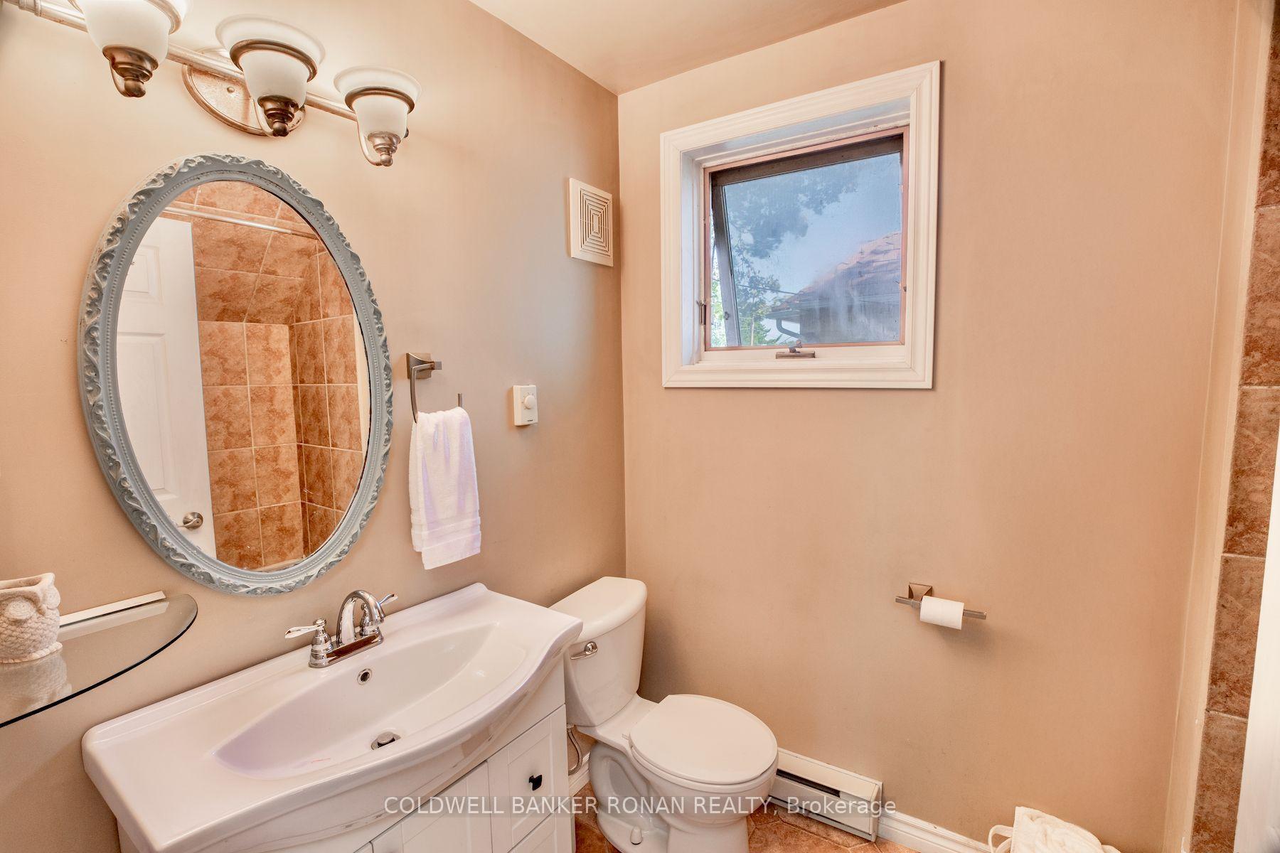Photo 20 of 8121 Main Street, Adjala-Tosorontio, Everett — HOMEH