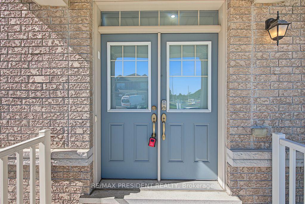 Photo 3 of 2 Archville Street, Brampton, Credit Valley — HOMEH