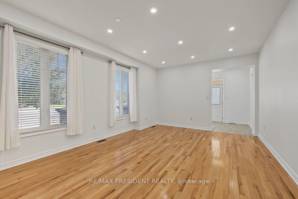 Photo 7 of 2 Archville Street, Brampton, Credit Valley — HOMEH