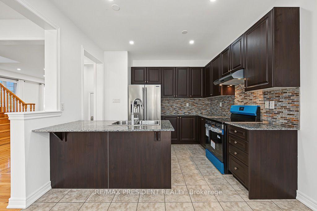 Photo 15 of 2 Archville Street, Brampton, Credit Valley — HOMEH