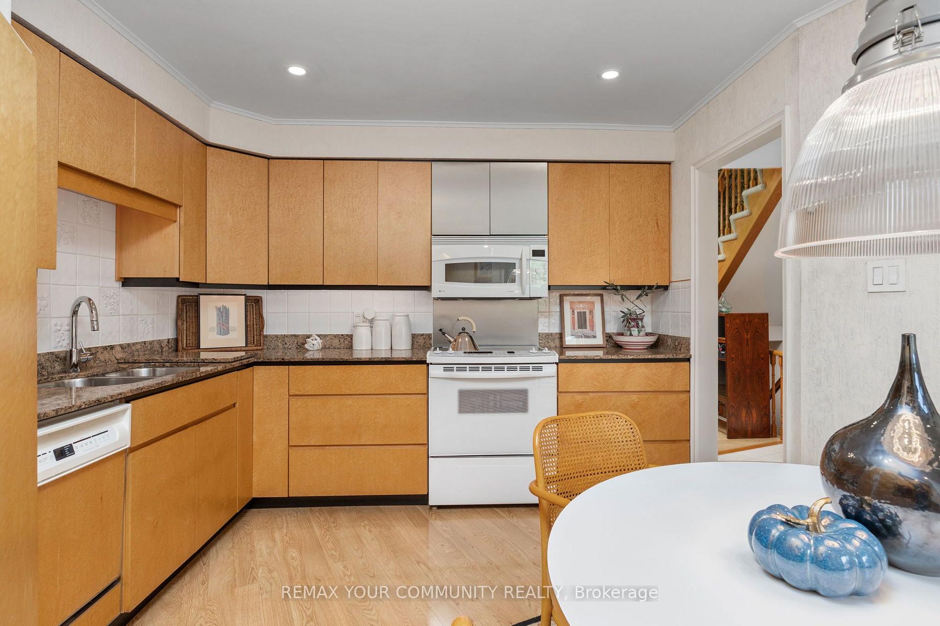 Photo 12 of 26 Quail Valley Drive, Markham, German Mills — HOMEH