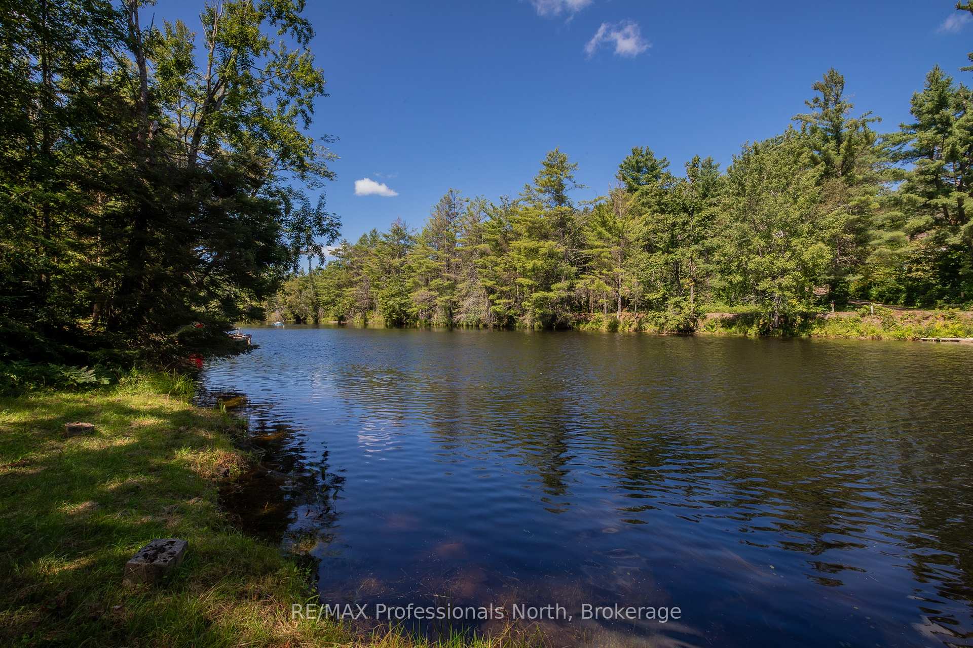 Photo 2 of 1114 River Haven Road N, Bracebridge, Draper — HOMEH
