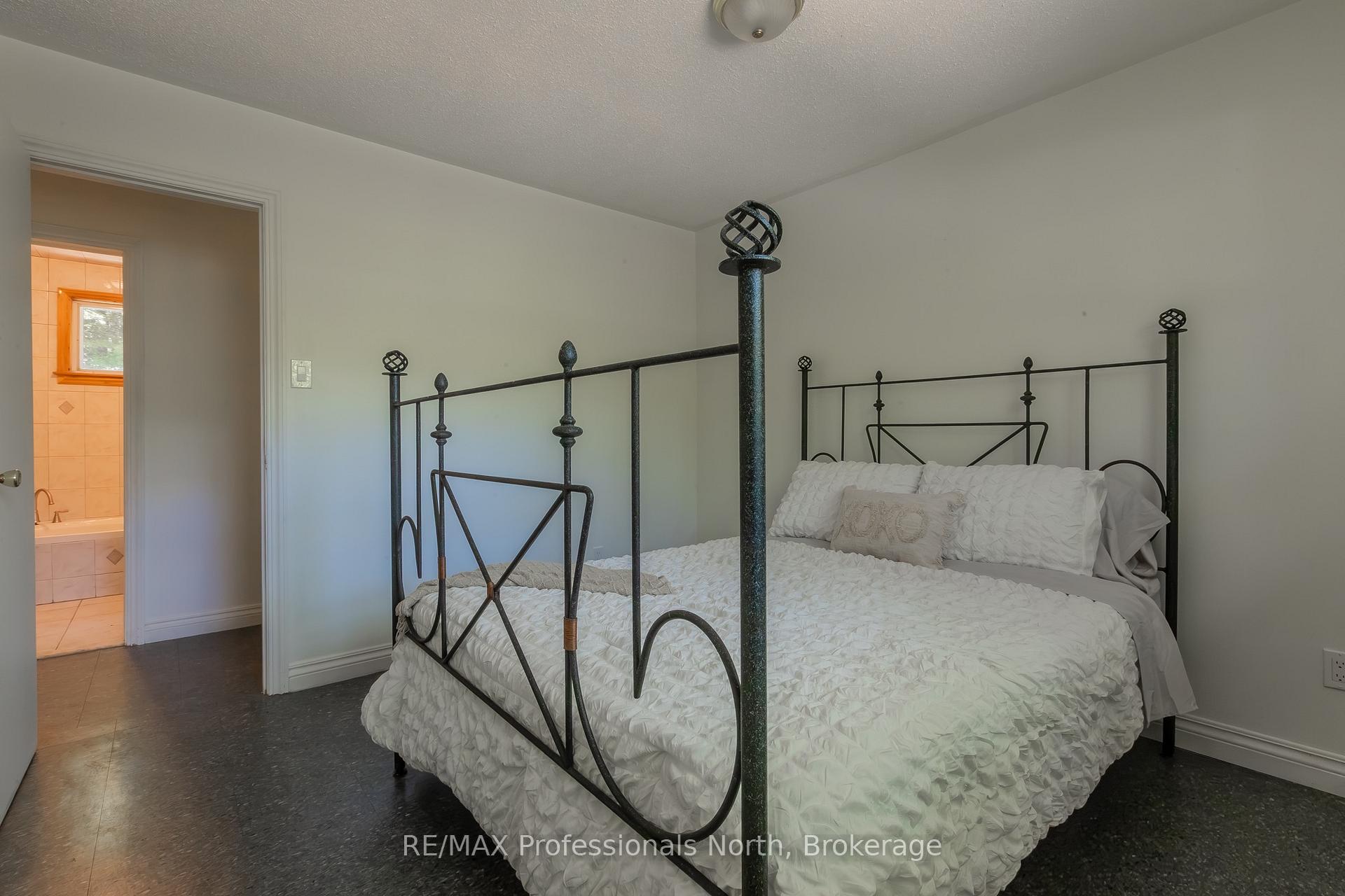 Photo 36 of 1114 River Haven Road N, Bracebridge, Draper — HOMEH