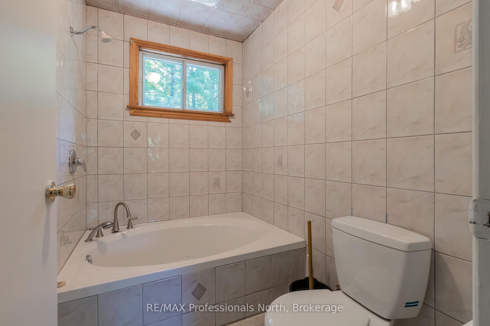Photo 37 of 1114 River Haven Road N, Bracebridge, Draper — HOMEH