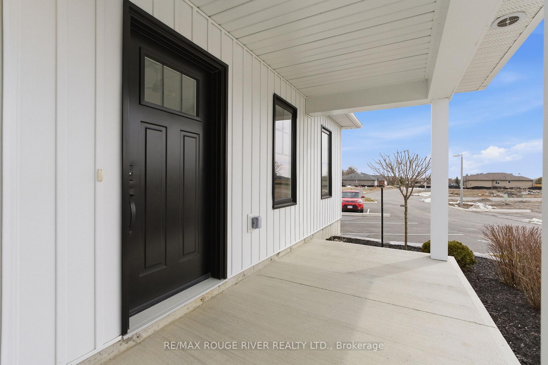 Photo 5 of Unit 403, 14 Meadowcreek Drive, Brighton — HOMEH