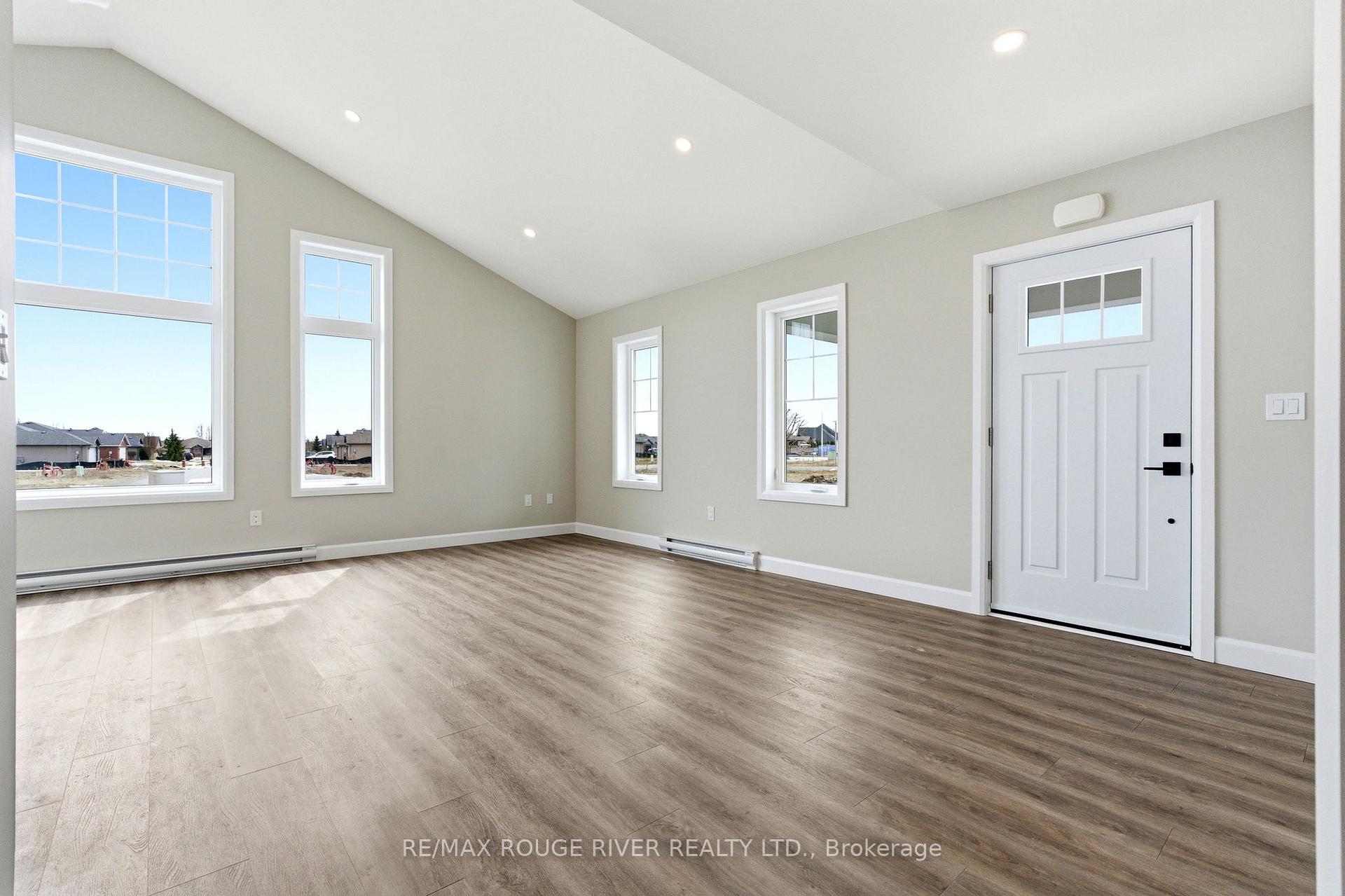 Photo 6 of Unit 403, 14 Meadowcreek Drive, Brighton — HOMEH