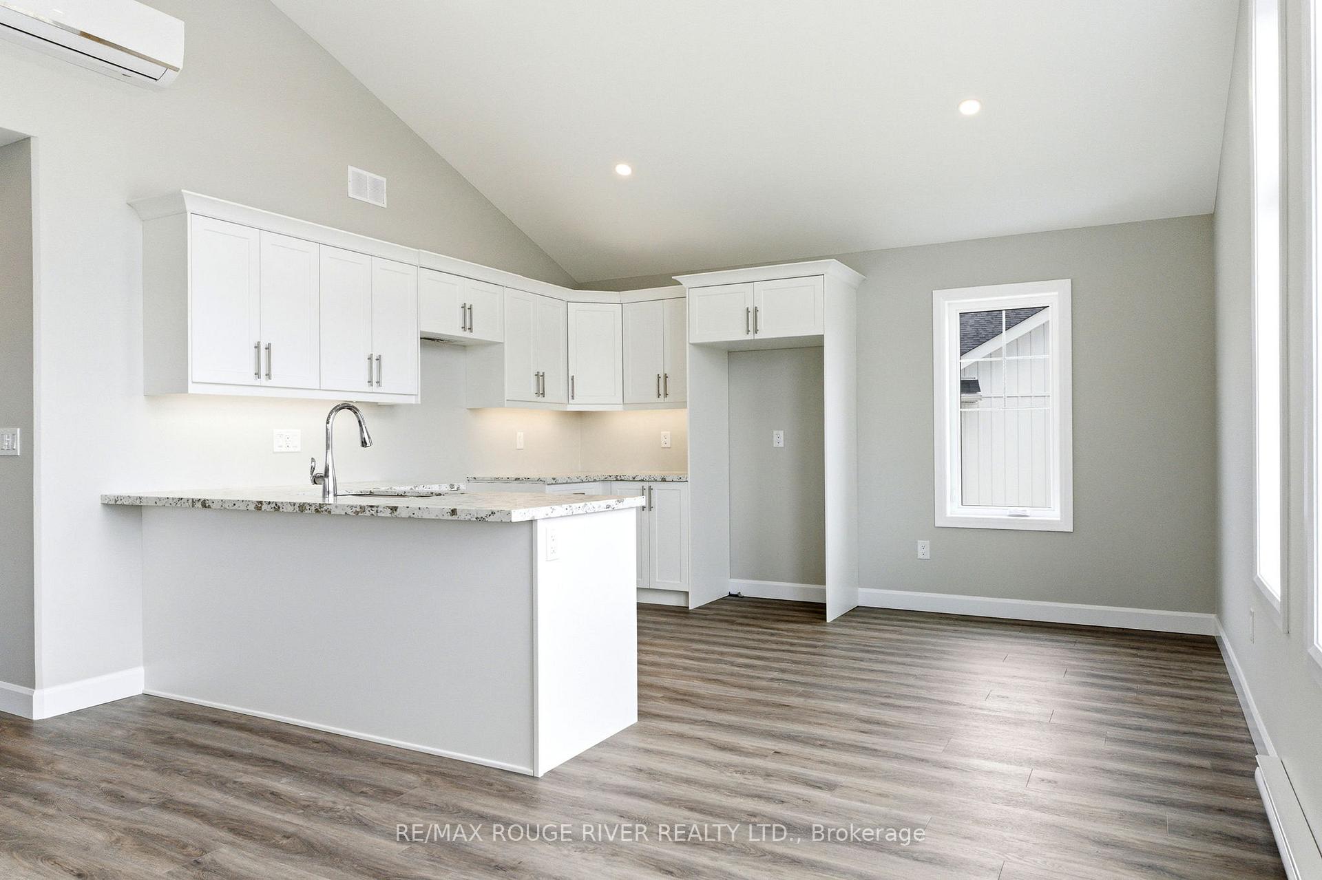 Photo 10 of Unit 403, 14 Meadowcreek Drive, Brighton — HOMEH
