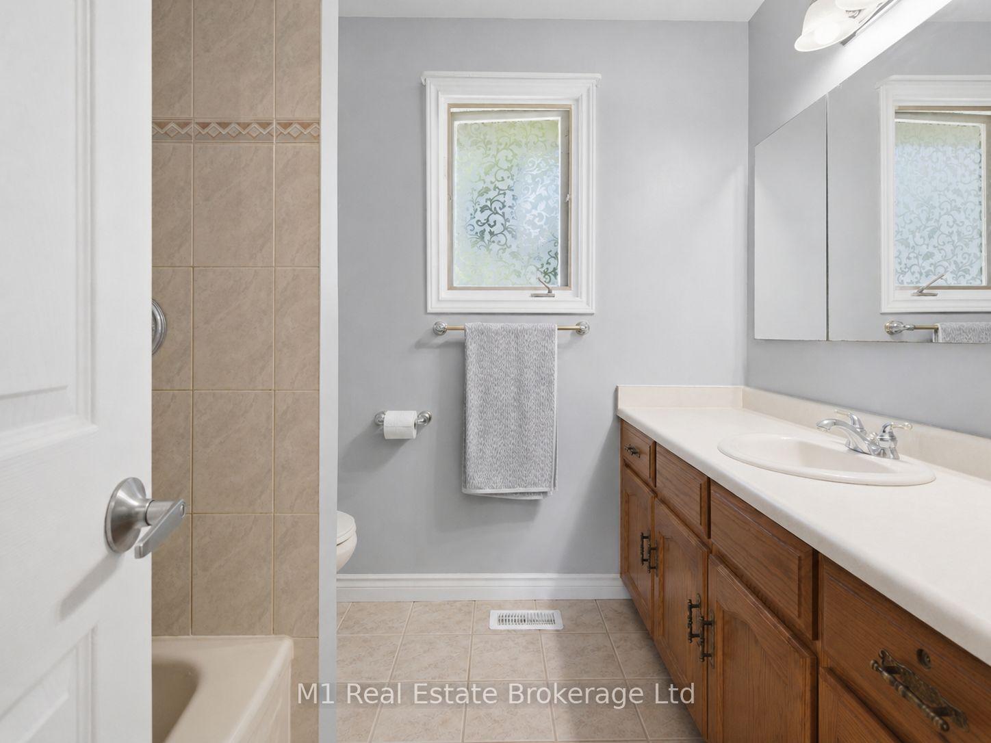 Photo 24 of 294 Colborne Street, Centre Wellington, Elora/Salem — HOMEH