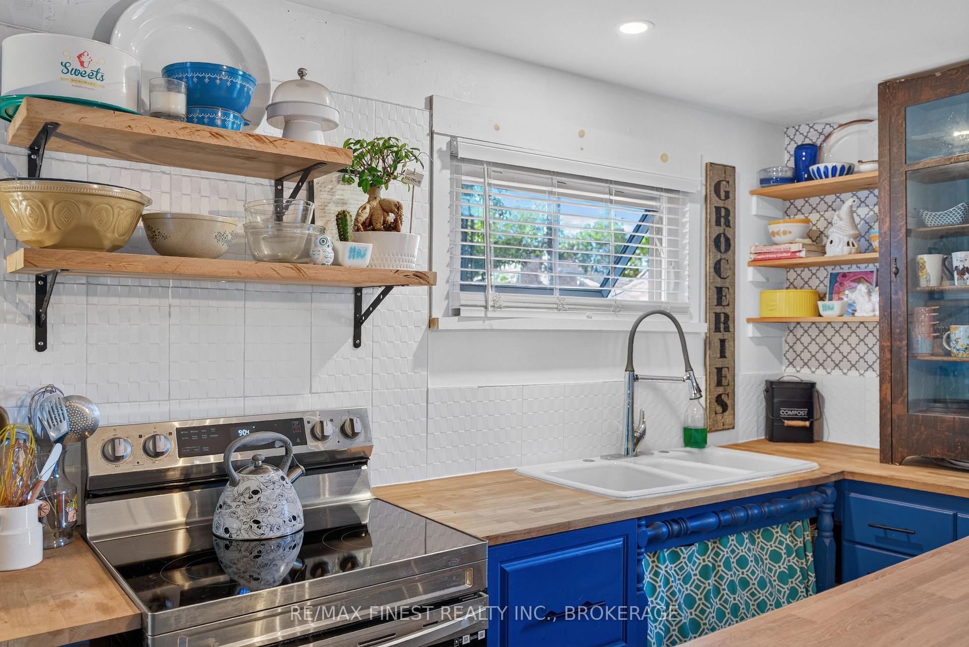 Photo 17 of 387 Nelson Street, Kingston, East of Sir John A. Blvd — HOMEH