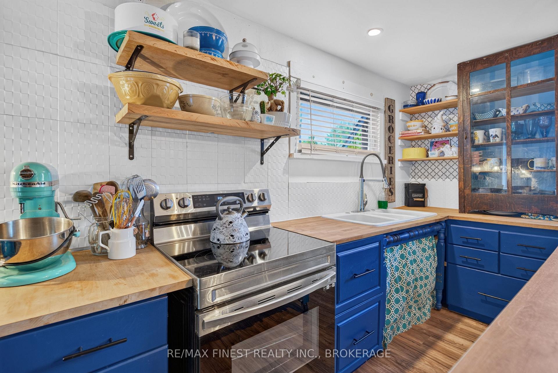 Photo 18 of 387 Nelson Street, Kingston, East of Sir John A. Blvd — HOMEH