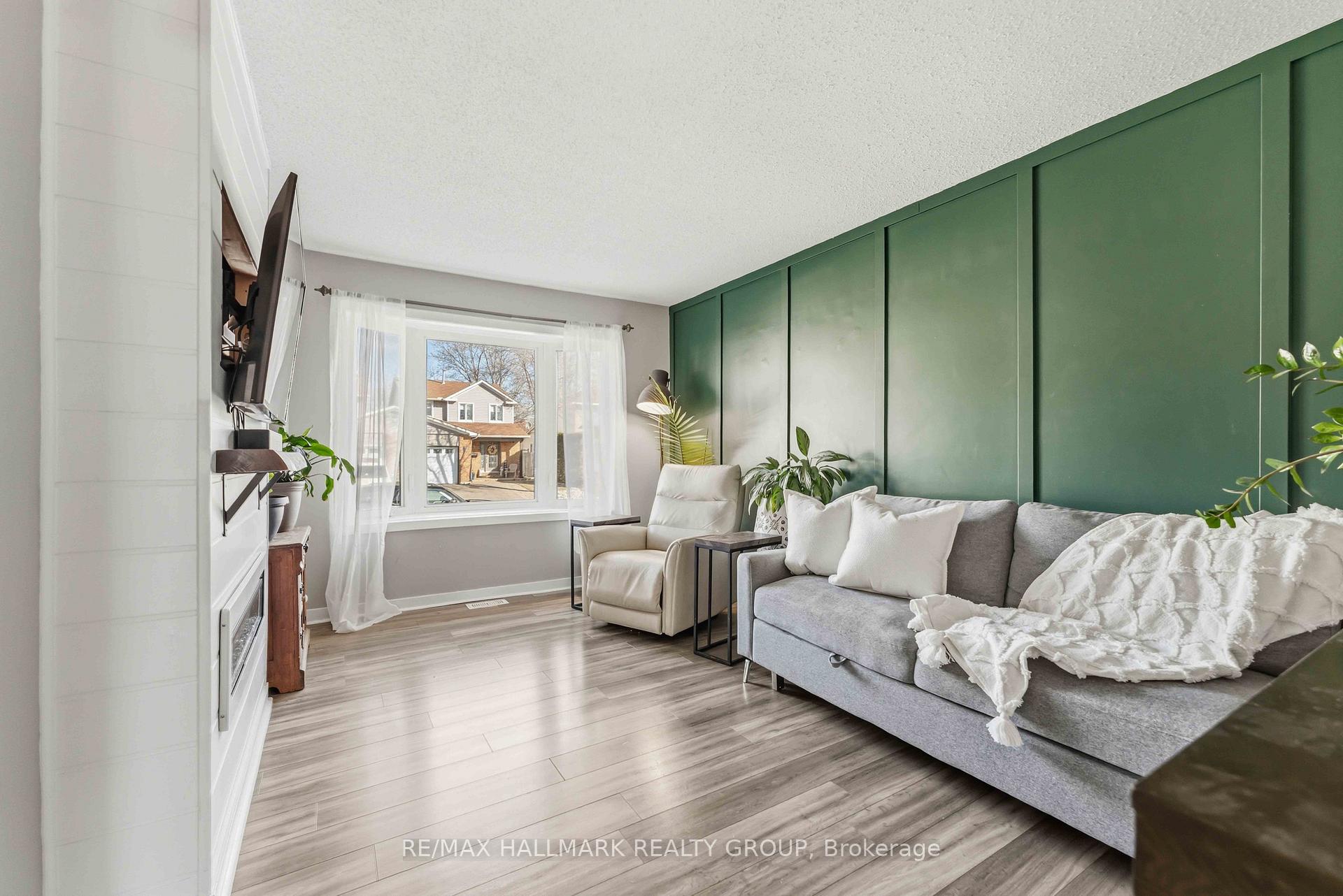 Photo 6 of 1091 Burgundy Lane, Ottawa, Convent Glen — HOMEH