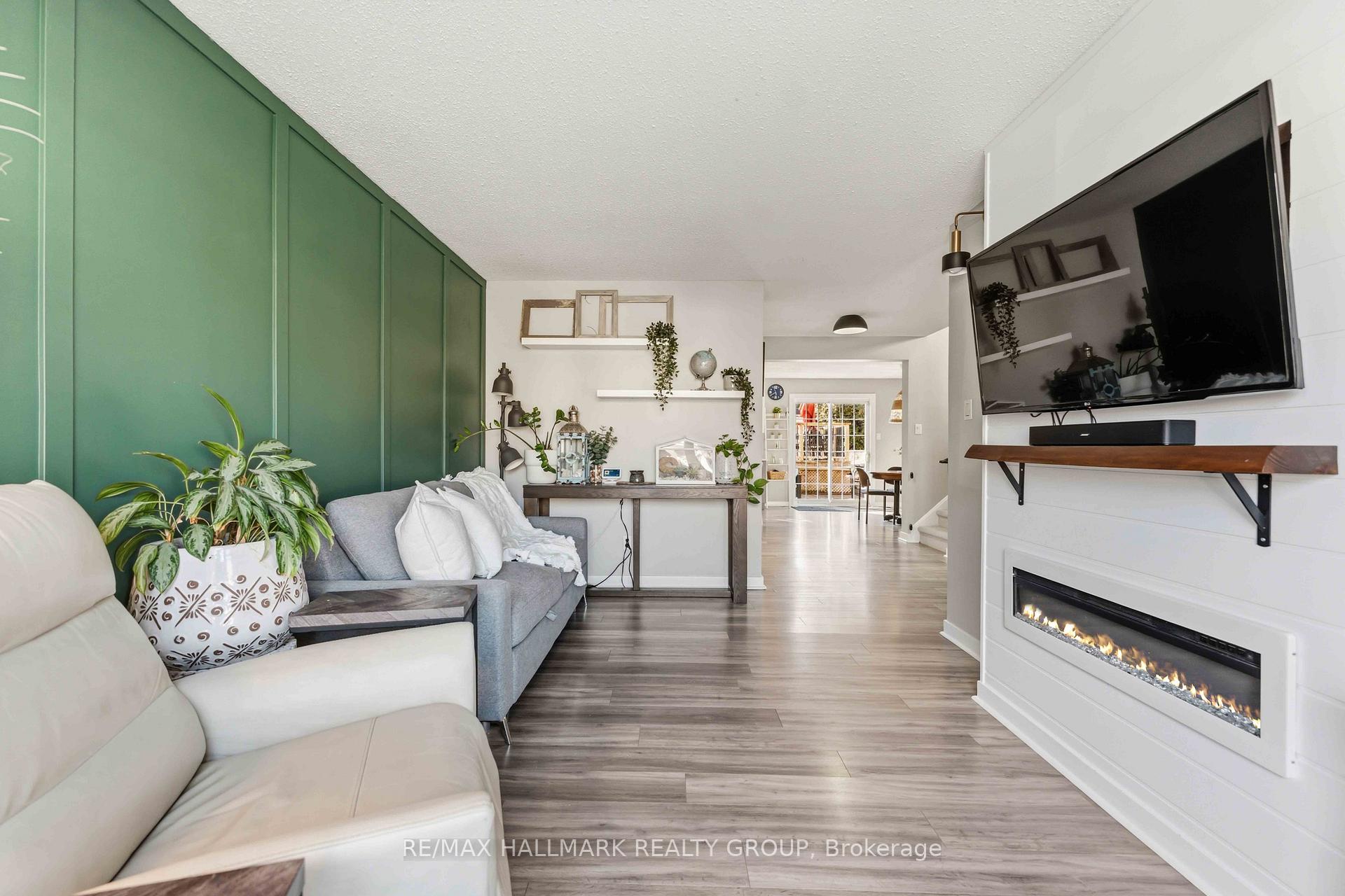 Photo 7 of 1091 Burgundy Lane, Ottawa, Convent Glen — HOMEH