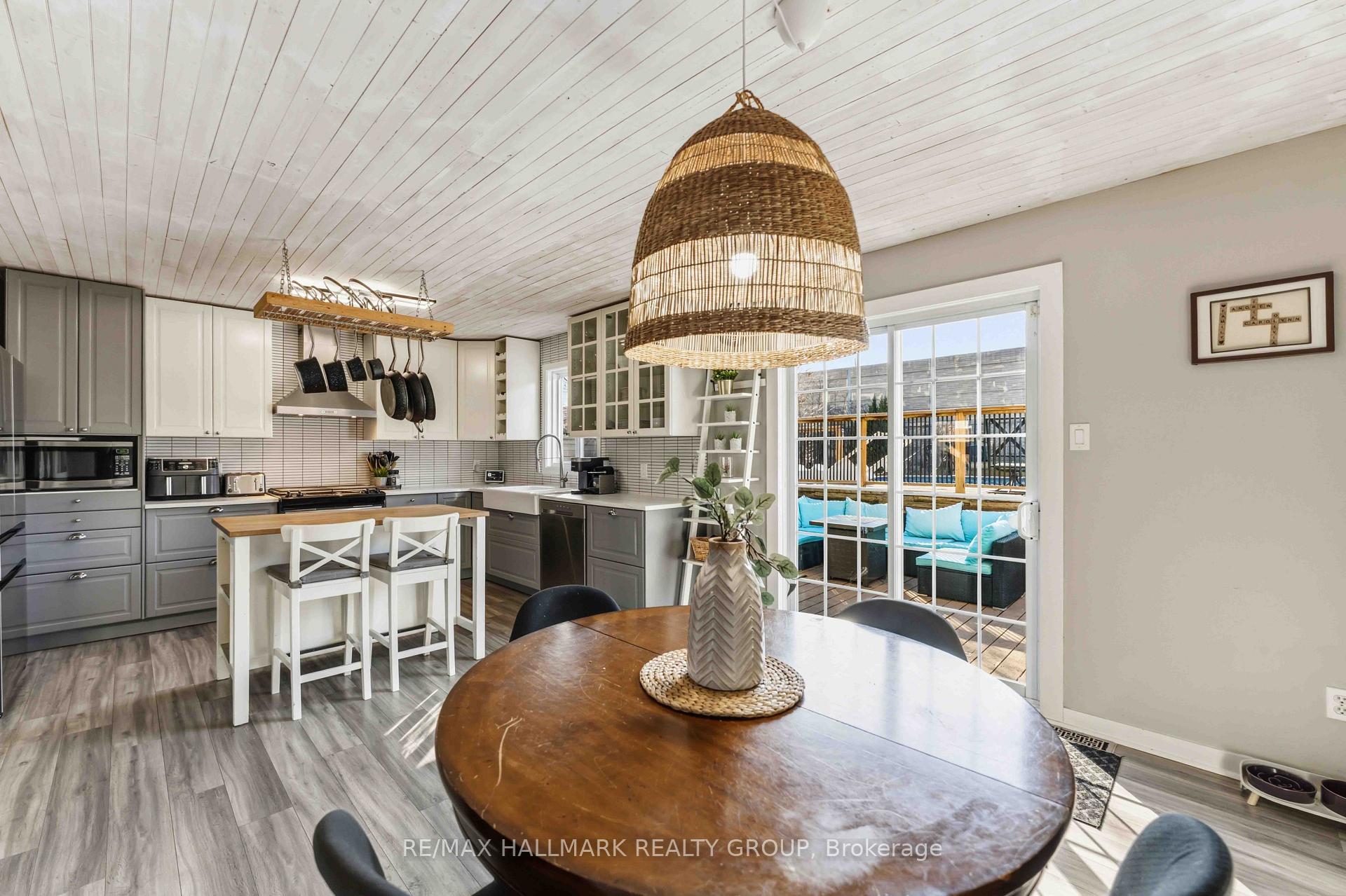 Photo 9 of 1091 Burgundy Lane, Ottawa, Convent Glen — HOMEH