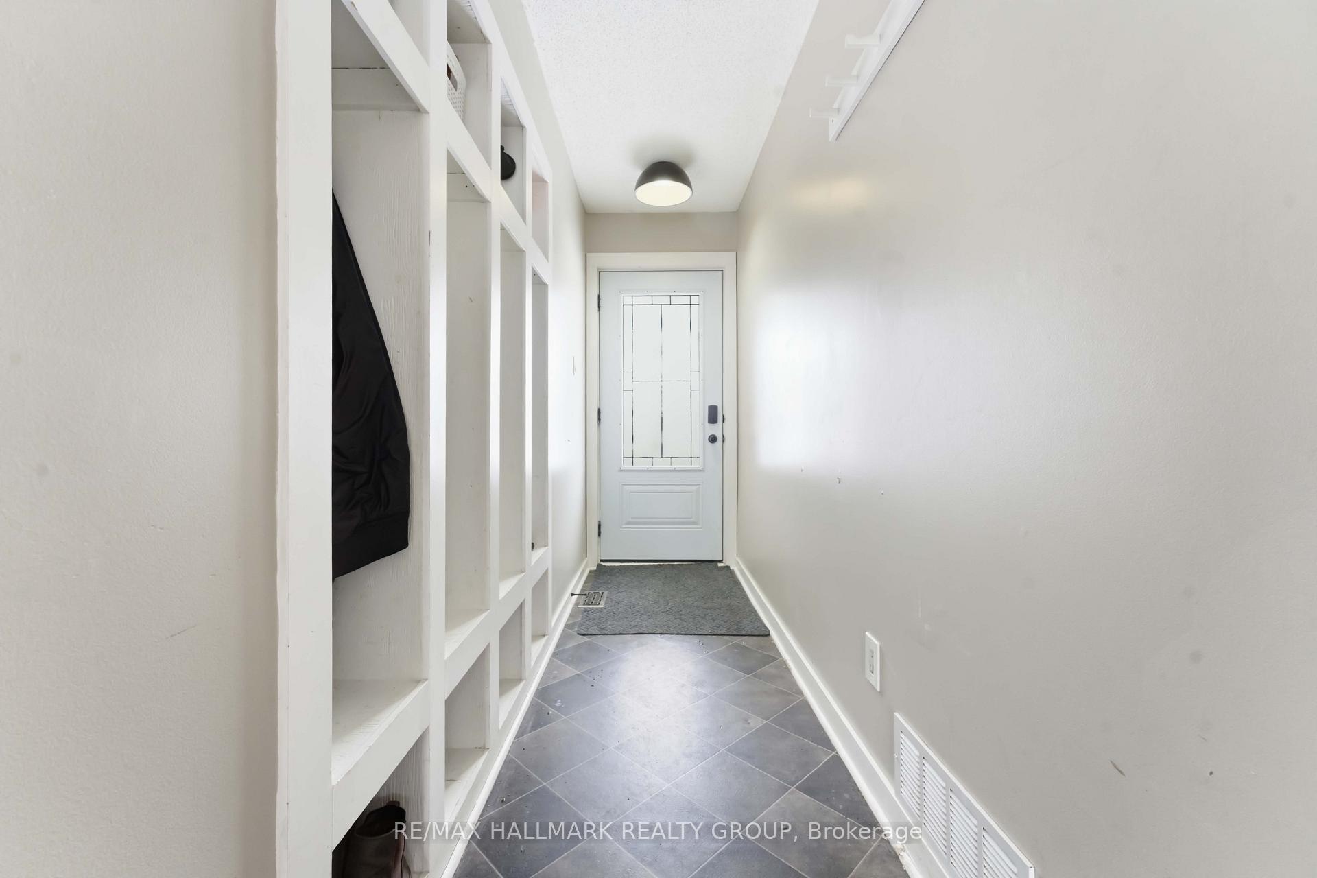 Photo 14 of 1091 Burgundy Lane, Ottawa, Convent Glen — HOMEH